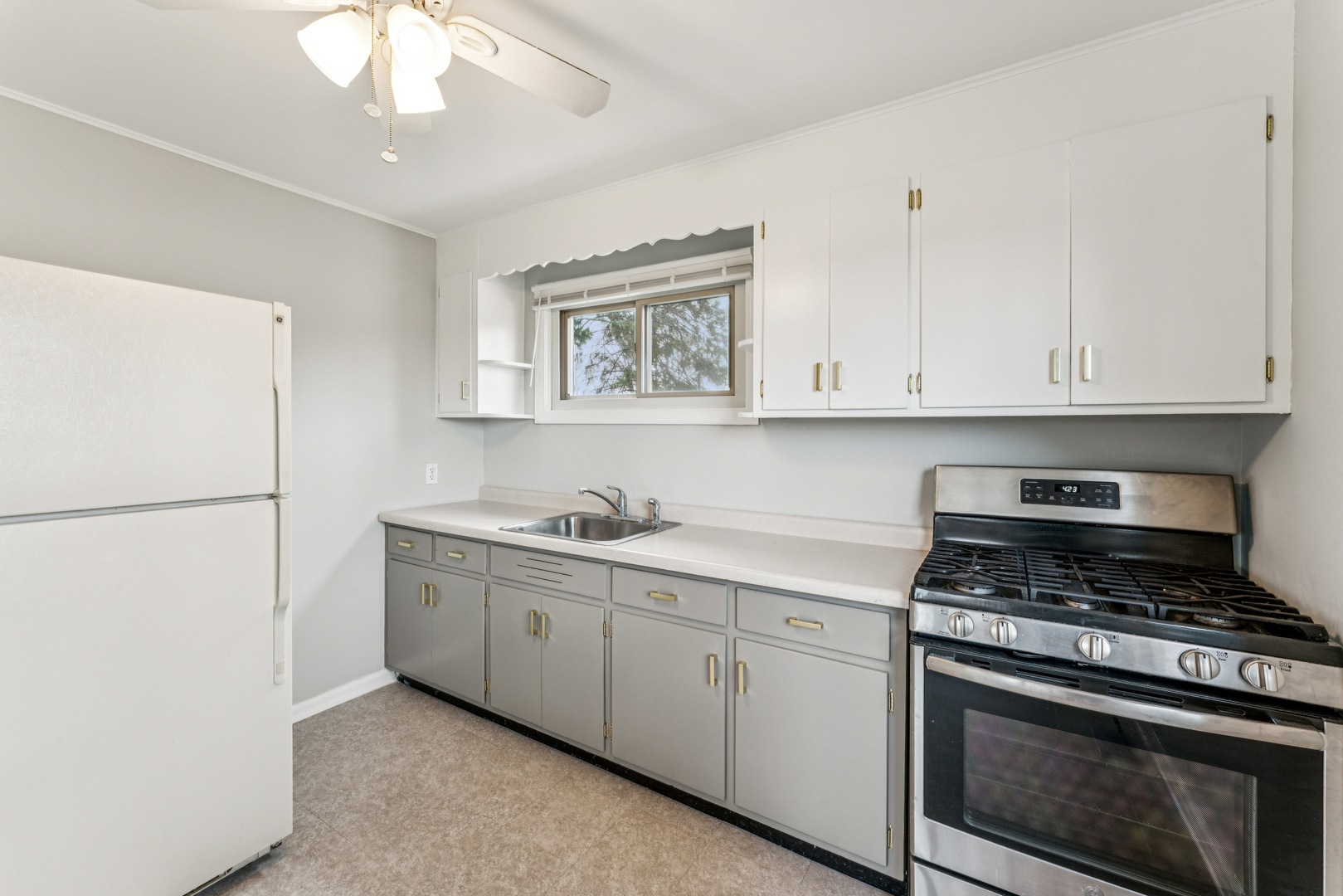 1484 N Hicks Road Property Photo 10