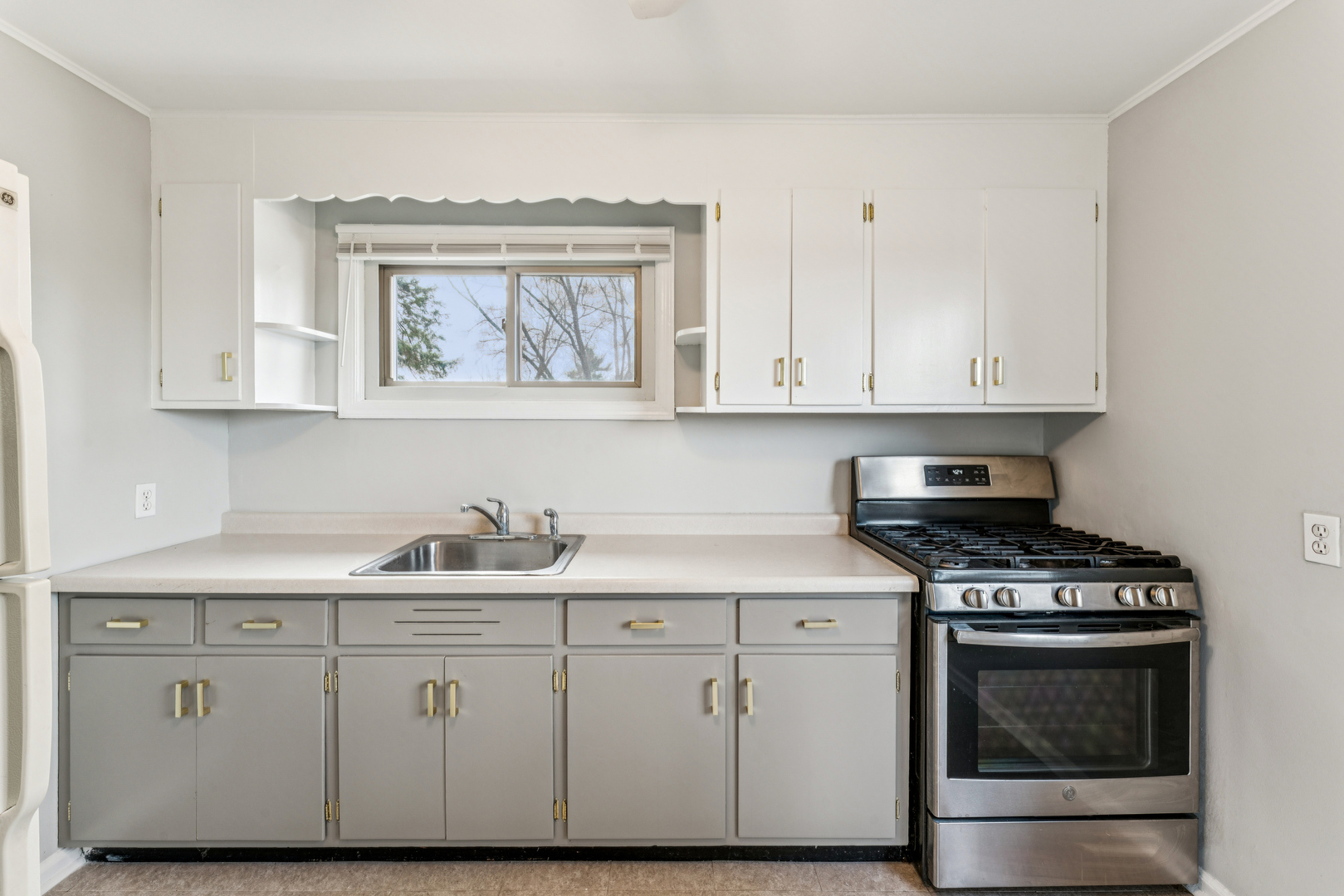 1484 N Hicks Road Property Photo 11