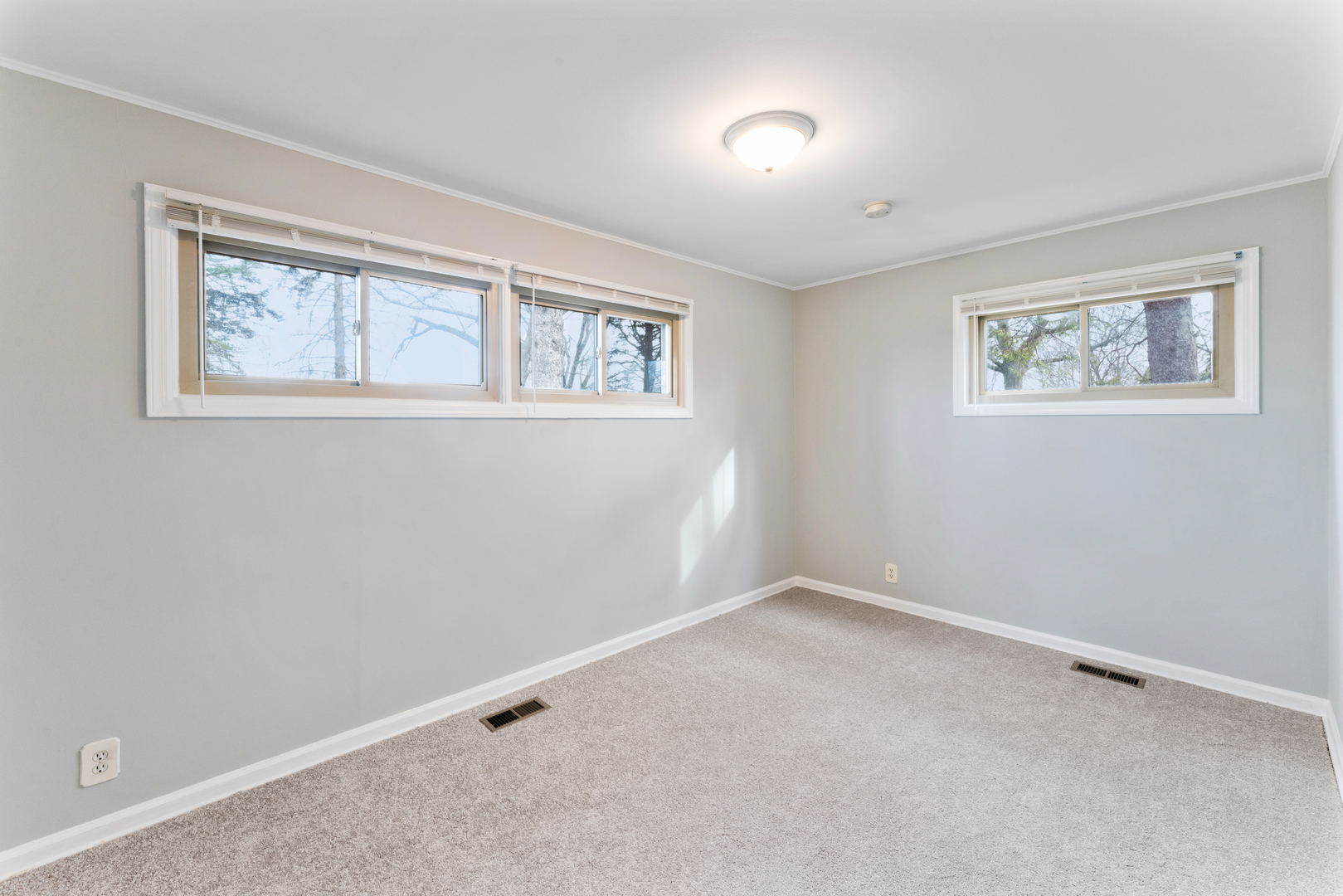 1484 N Hicks Road Property Photo 12