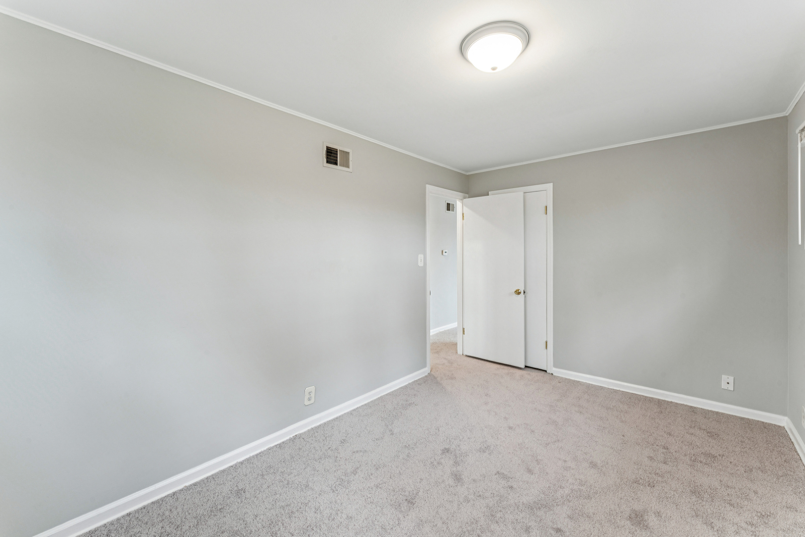 1484 N Hicks Road Property Photo 13