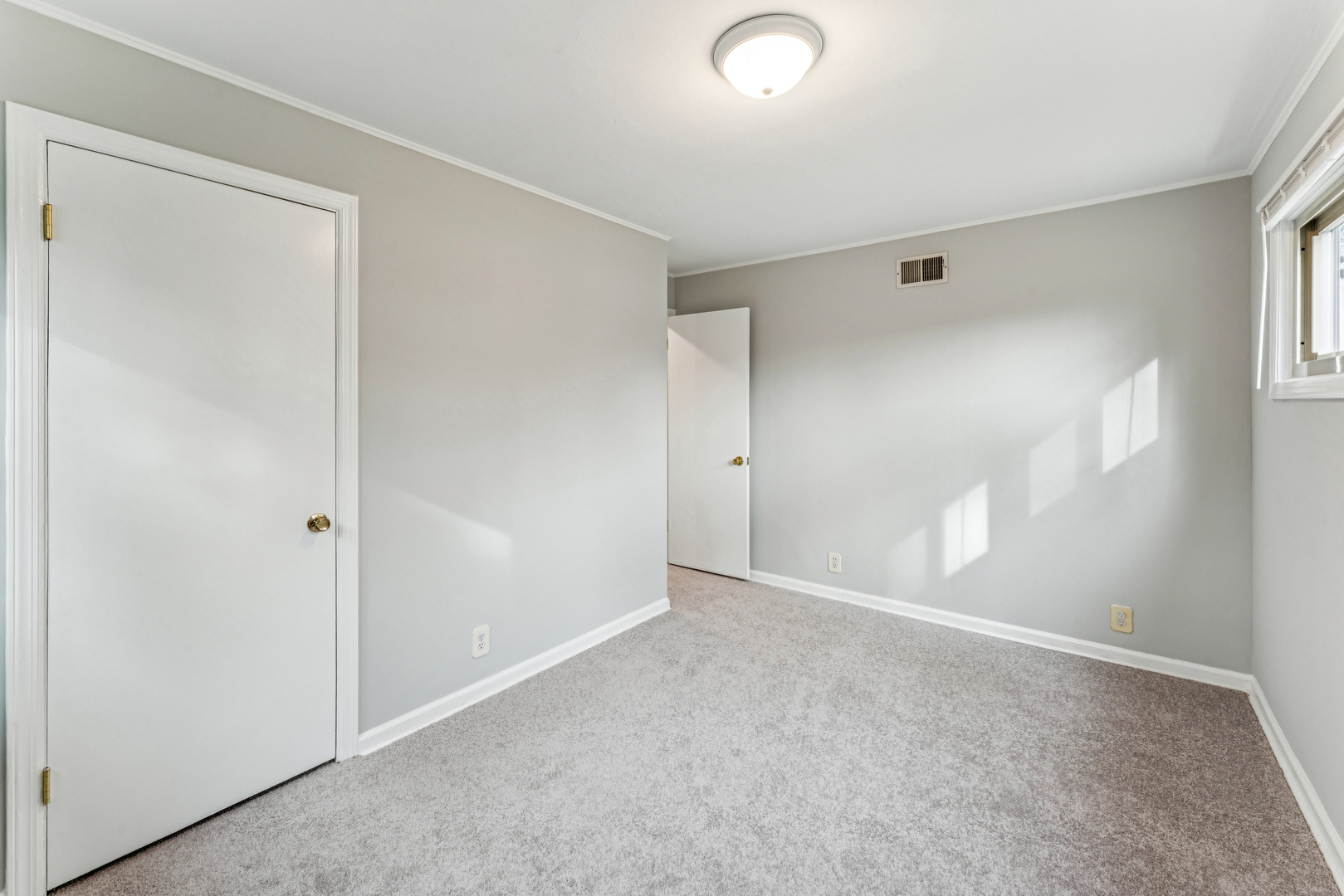 1484 N Hicks Road Property Photo 15