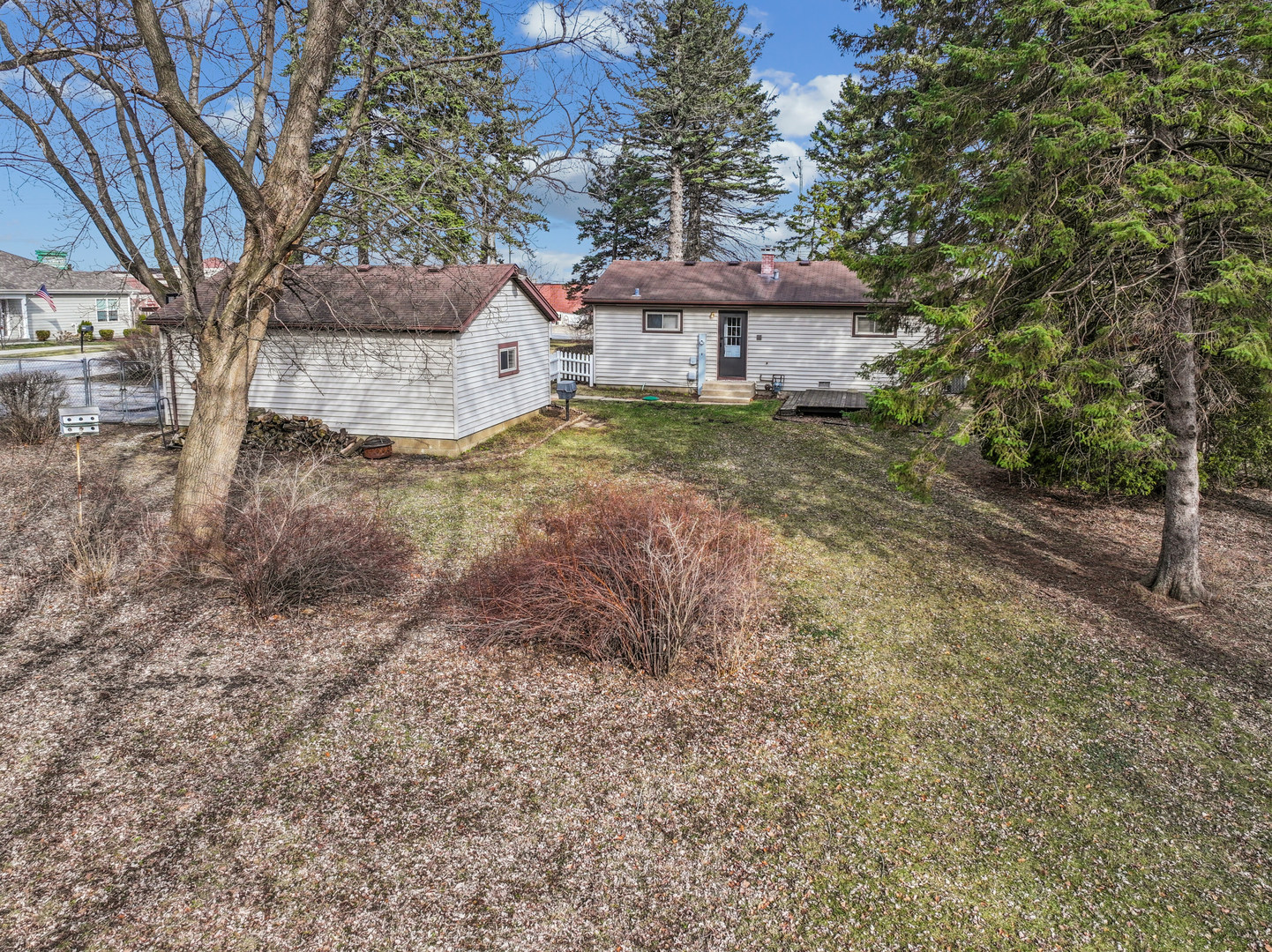 1484 N Hicks Road Property Photo 18