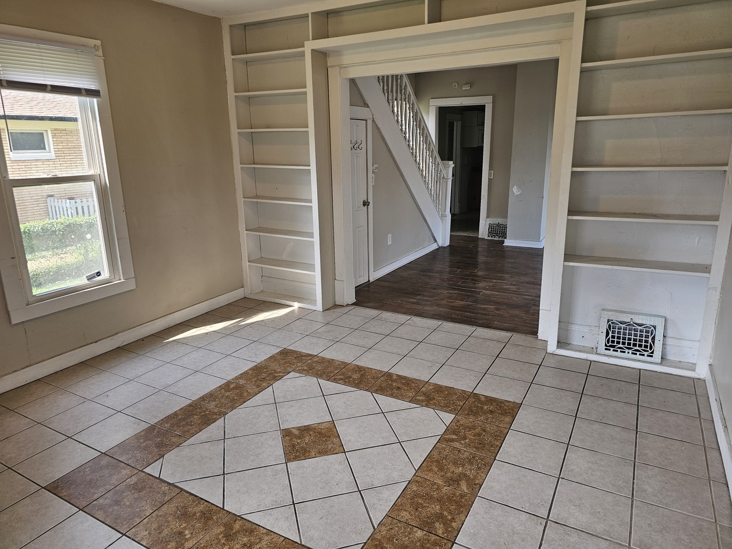 1410 40 Street Property Photo 2