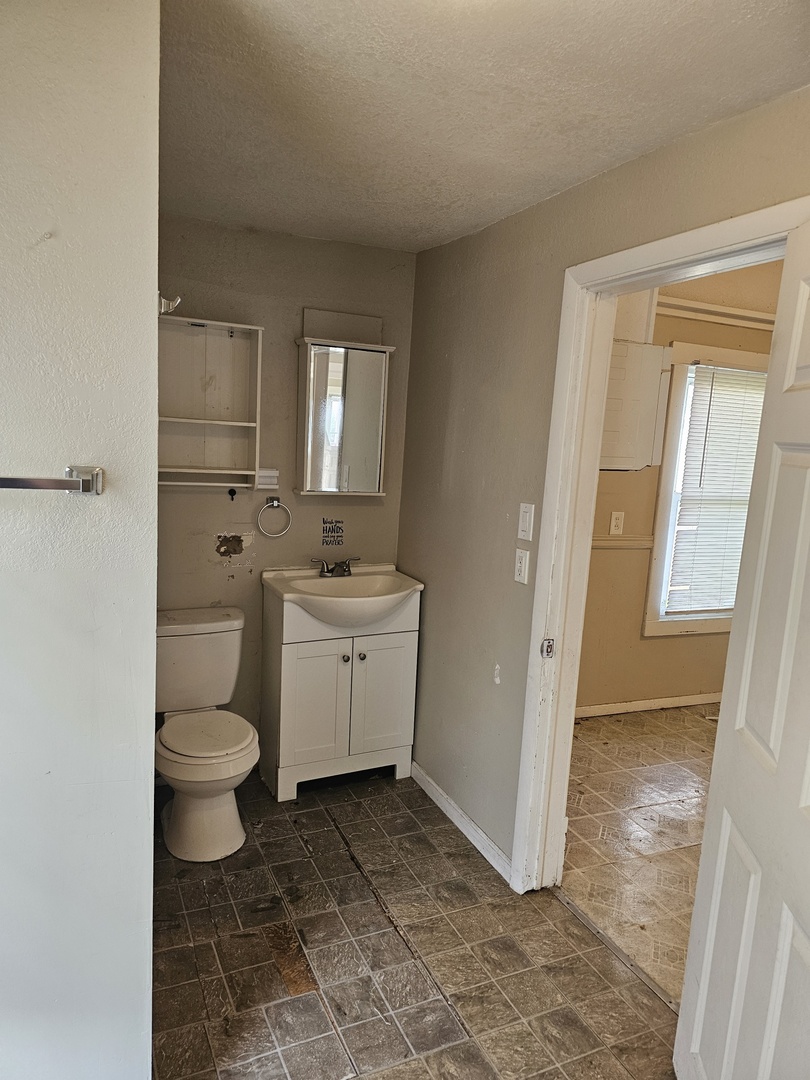 1410 40 Street Property Photo 5