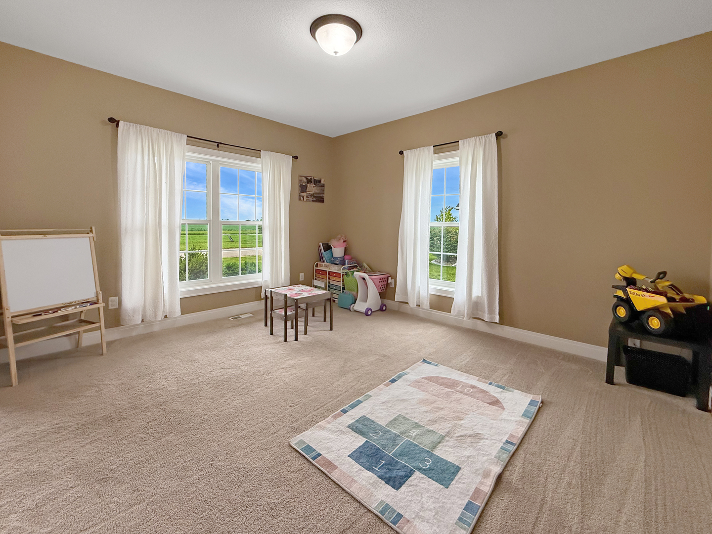 217 N Pointe Drive Property Photo 10