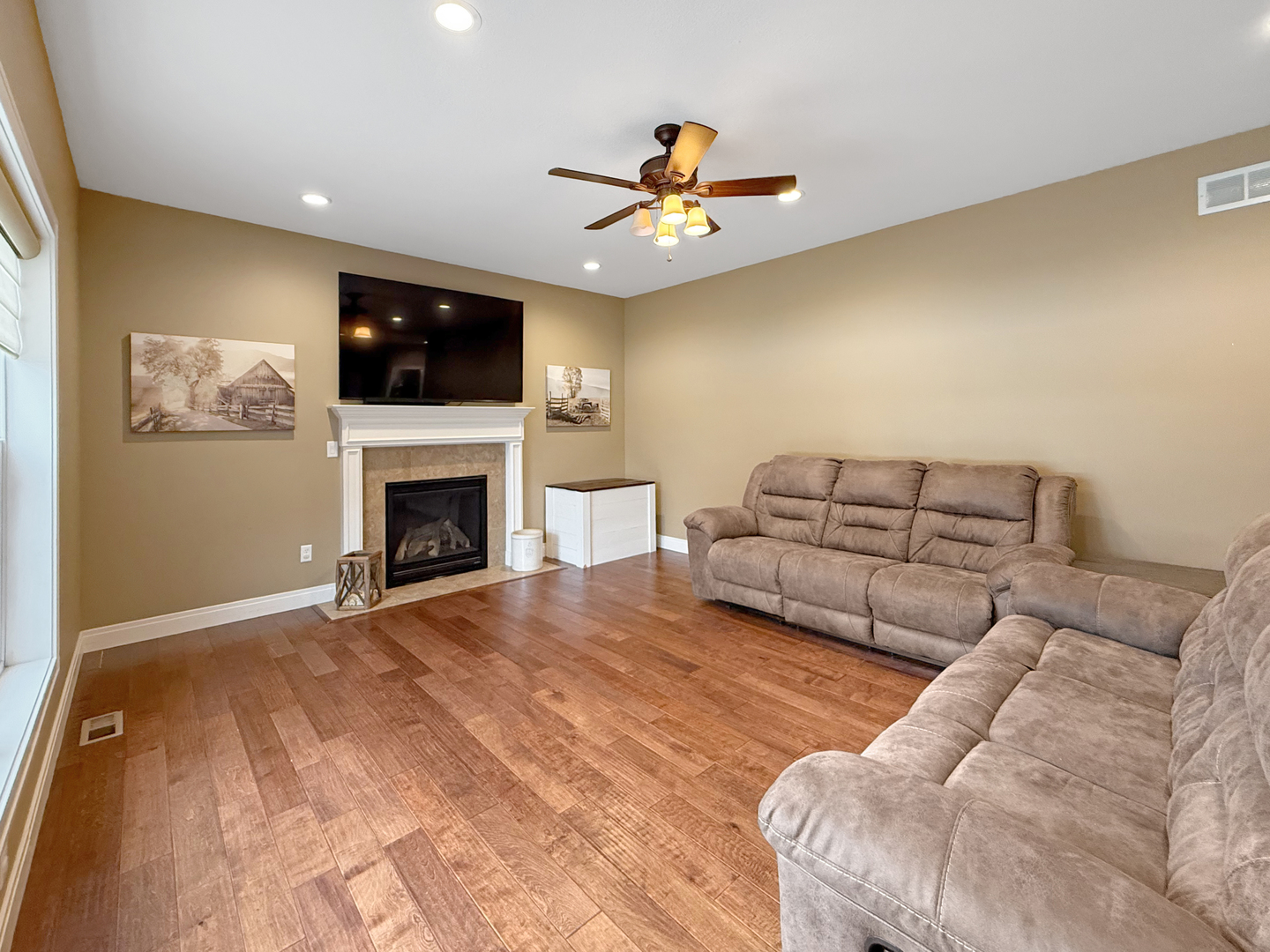 217 N Pointe Drive Property Photo 12