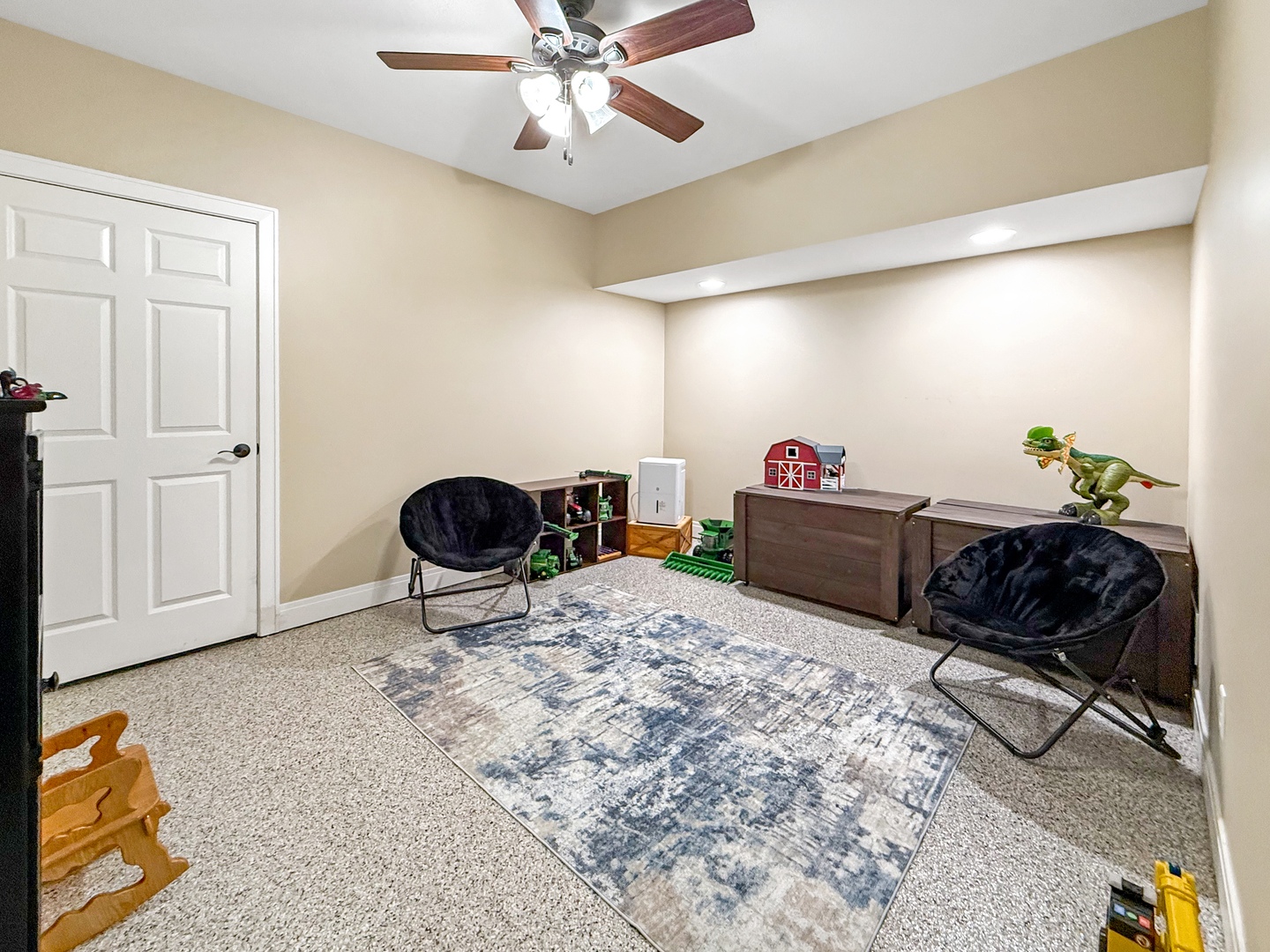 217 N Pointe Drive Property Photo 48