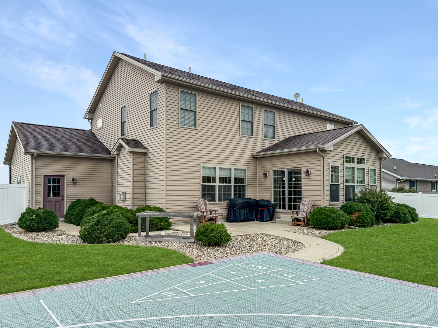 217 N Pointe Drive Property Photo 49