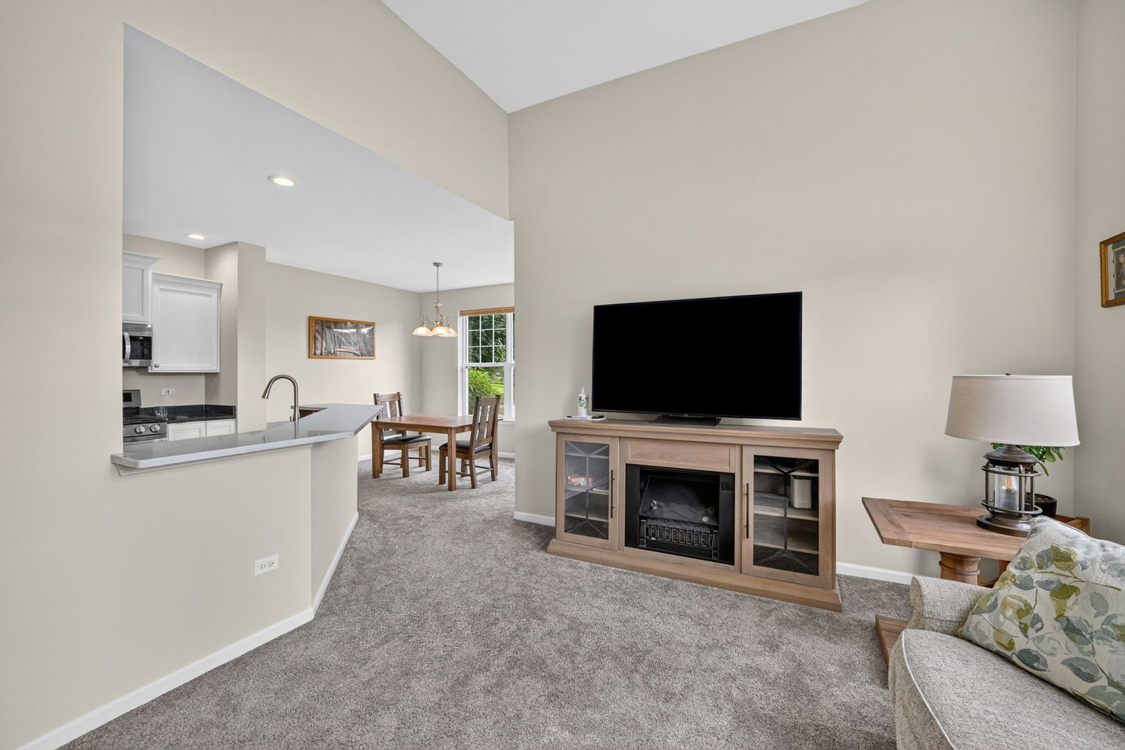 2603 Avondale Circle Property Photo 10