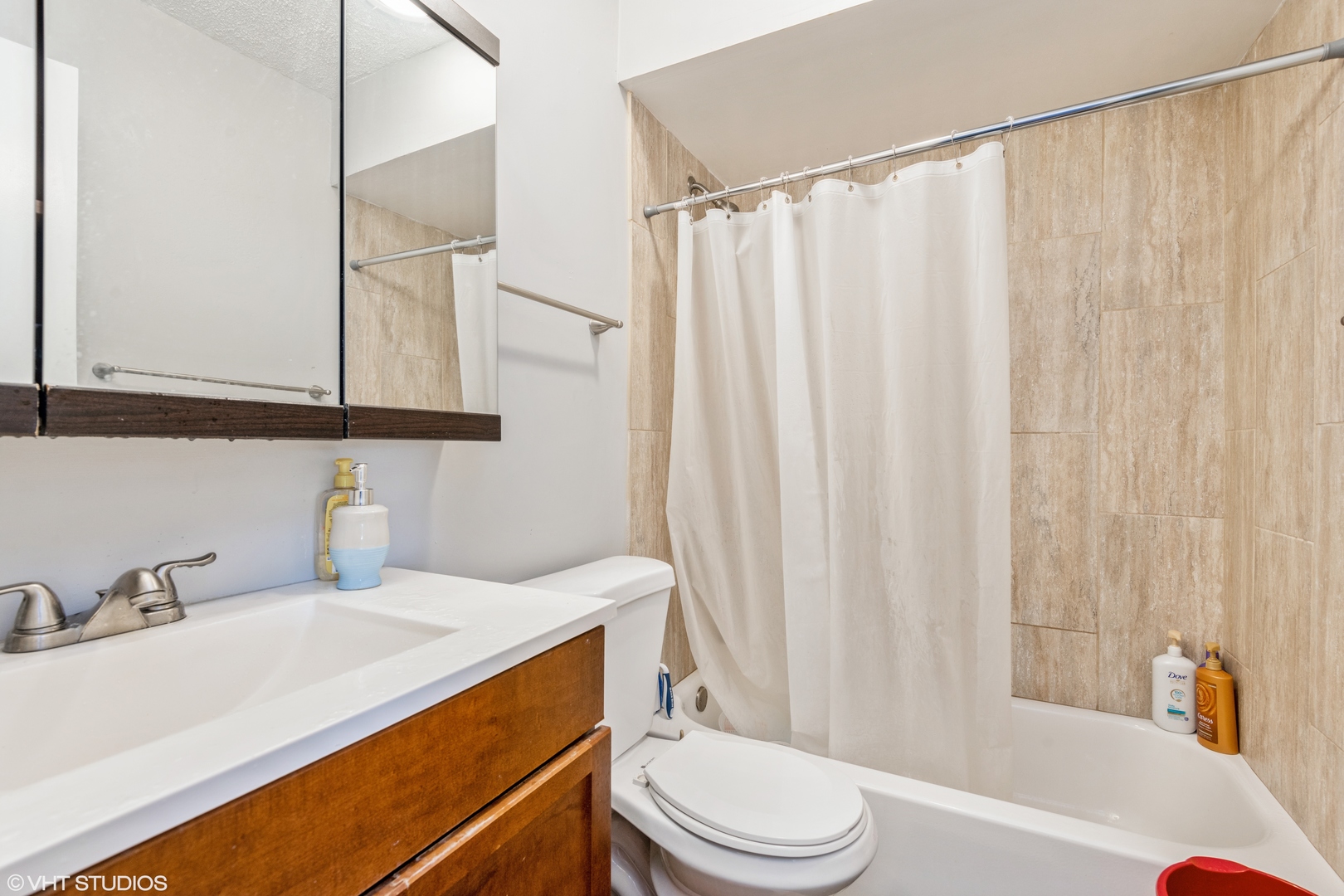 6331 N Fairfield Avenue 203 Property Photo 8