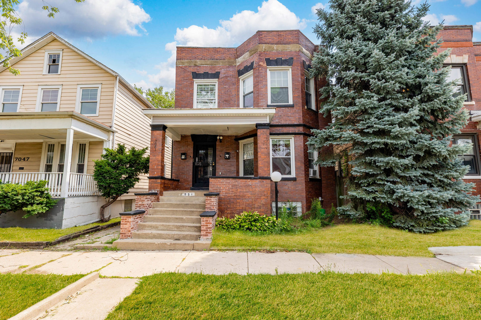 7051 S Eberhart Avenue Property Photo 1