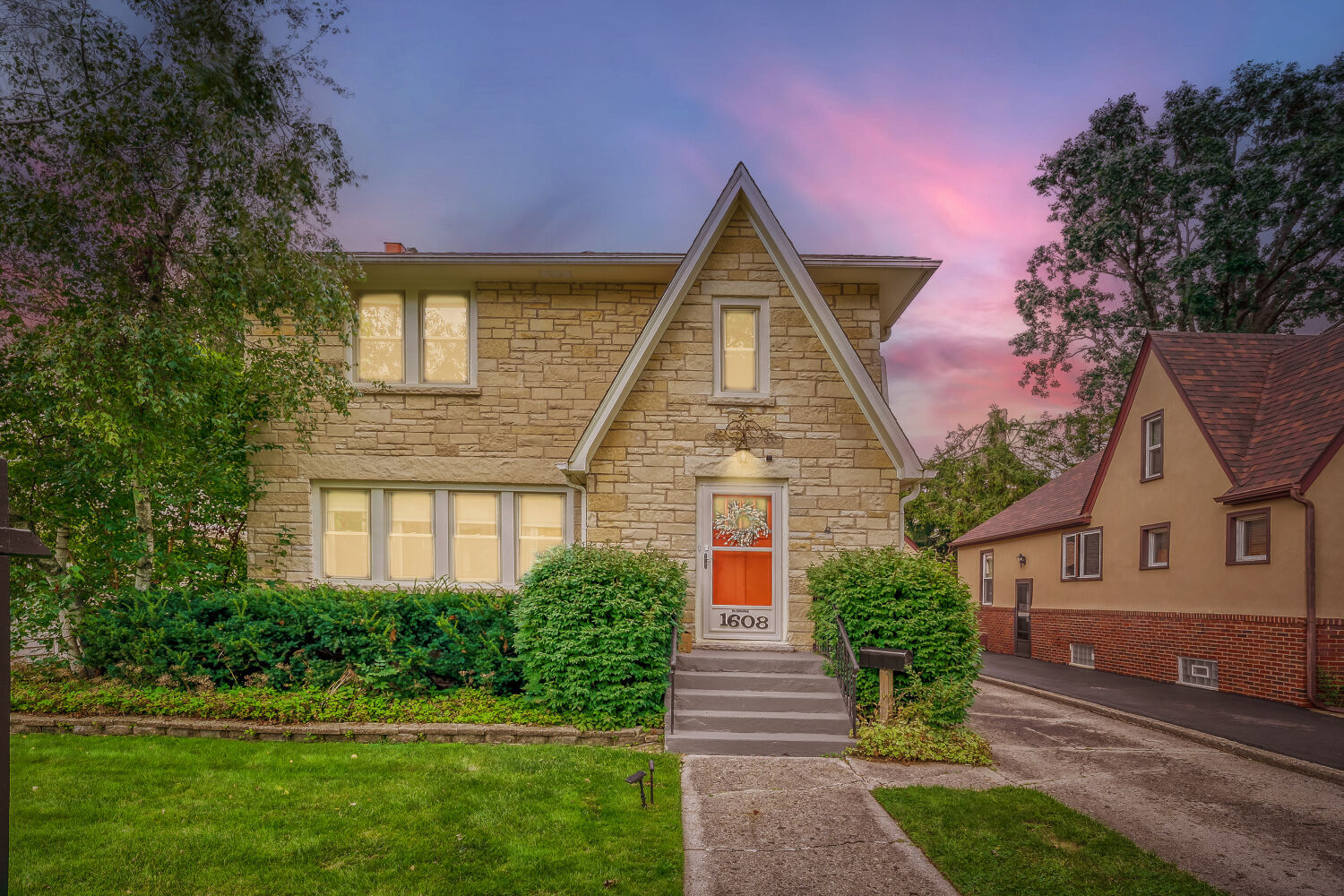 1608 Henry Place Property Photo 1