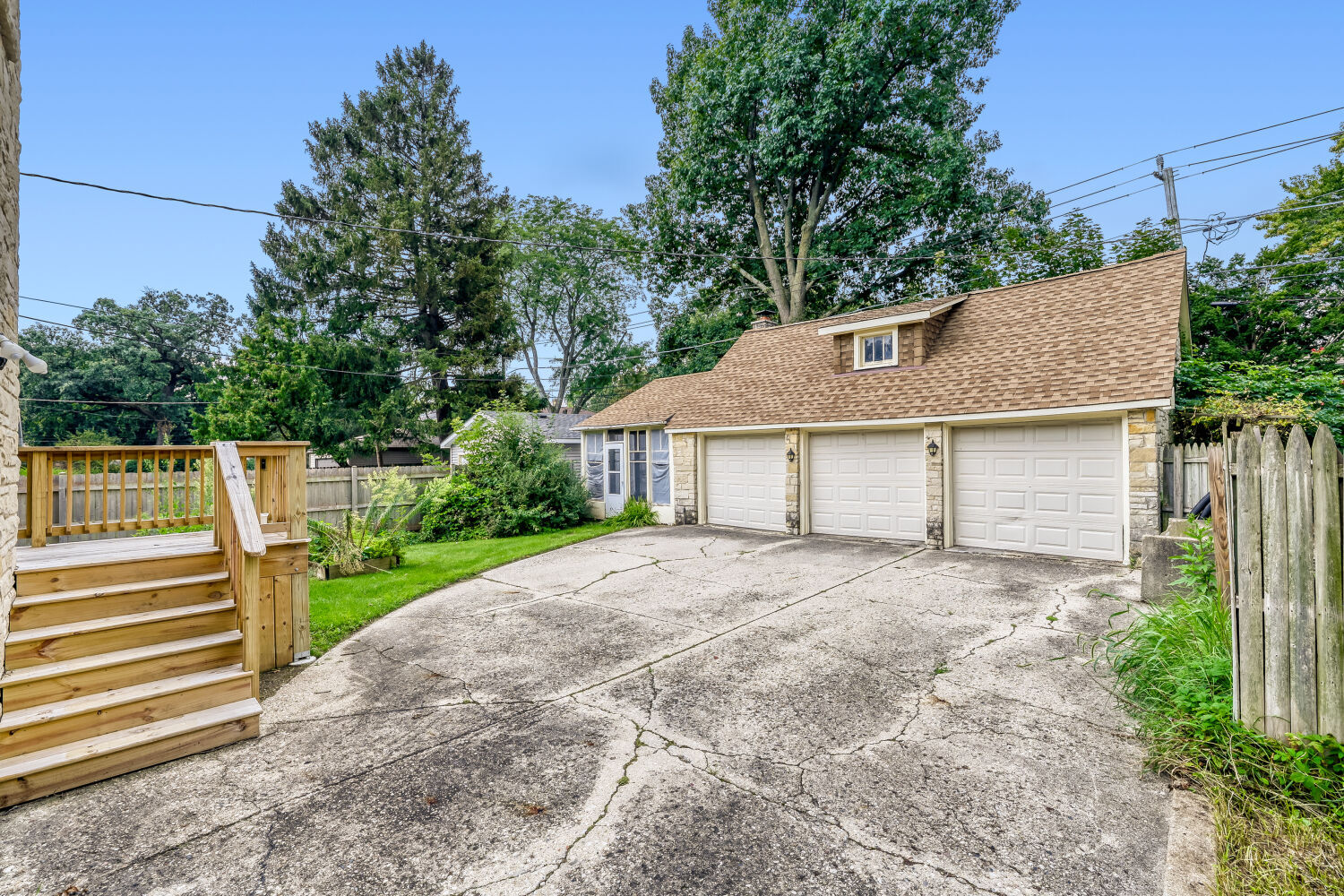 1608 Henry Place Property Photo 6