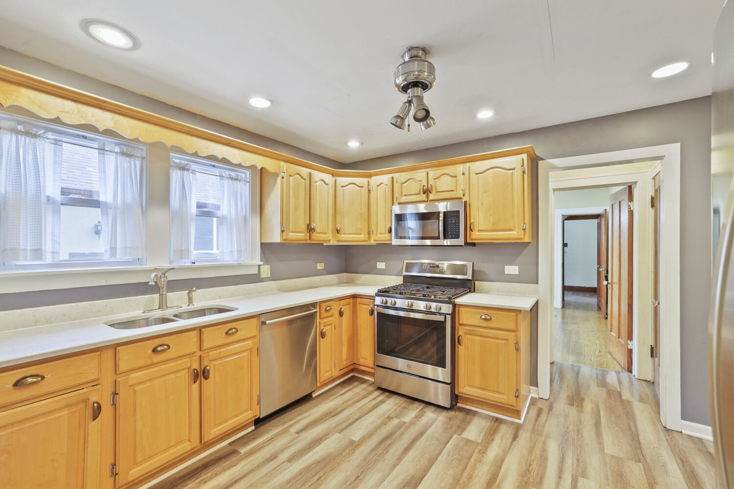 1608 Henry Place Property Photo 14