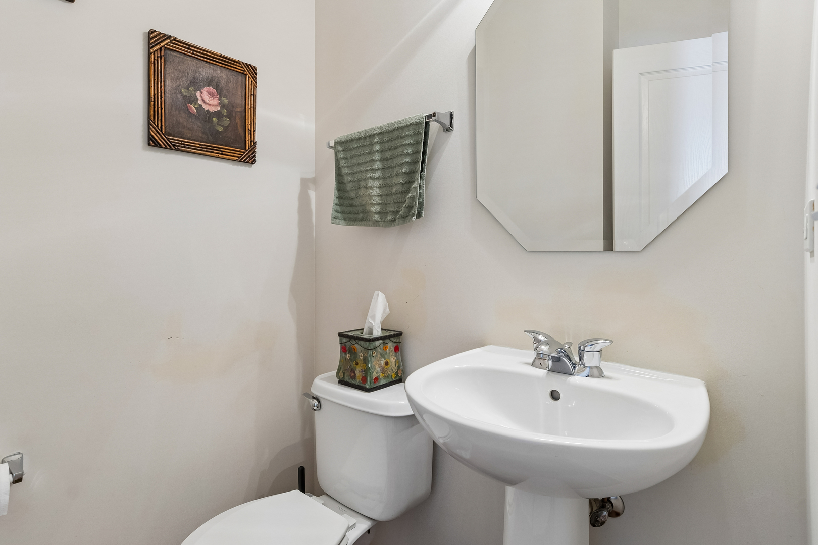 25042 W Gates Lane Property Photo 15