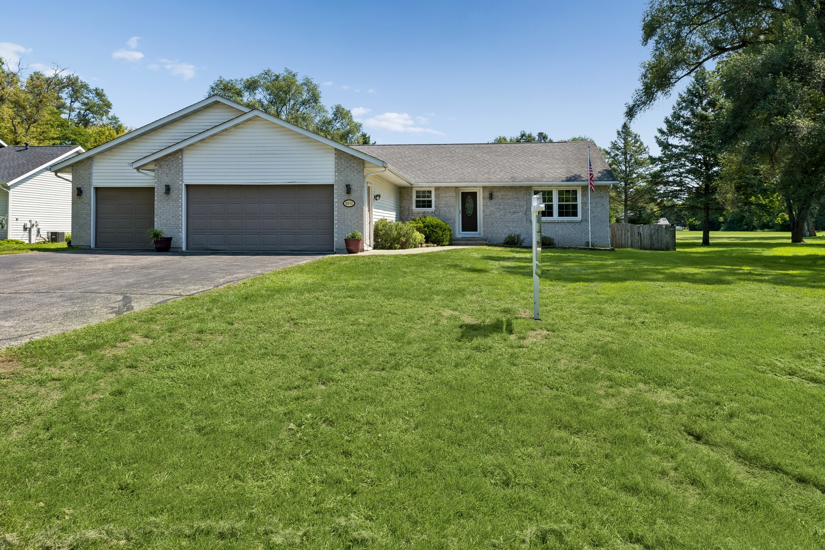 10831 Miller Lane Property Photo 1