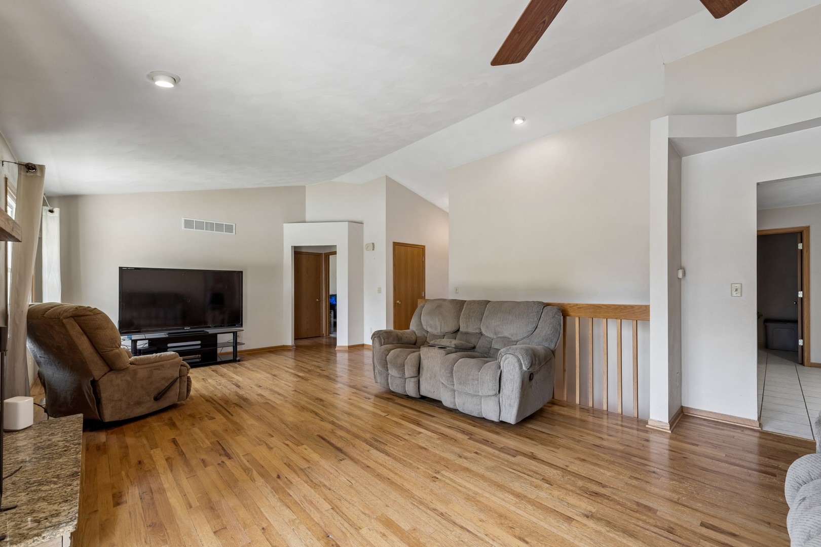 10831 Miller Lane Property Photo 4