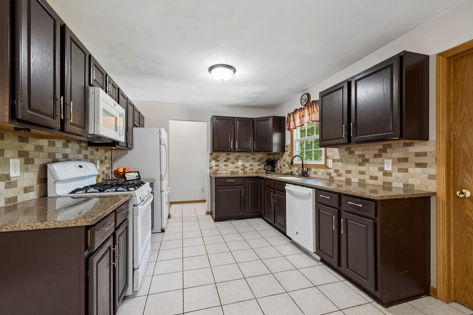 10831 Miller Lane Property Photo 5