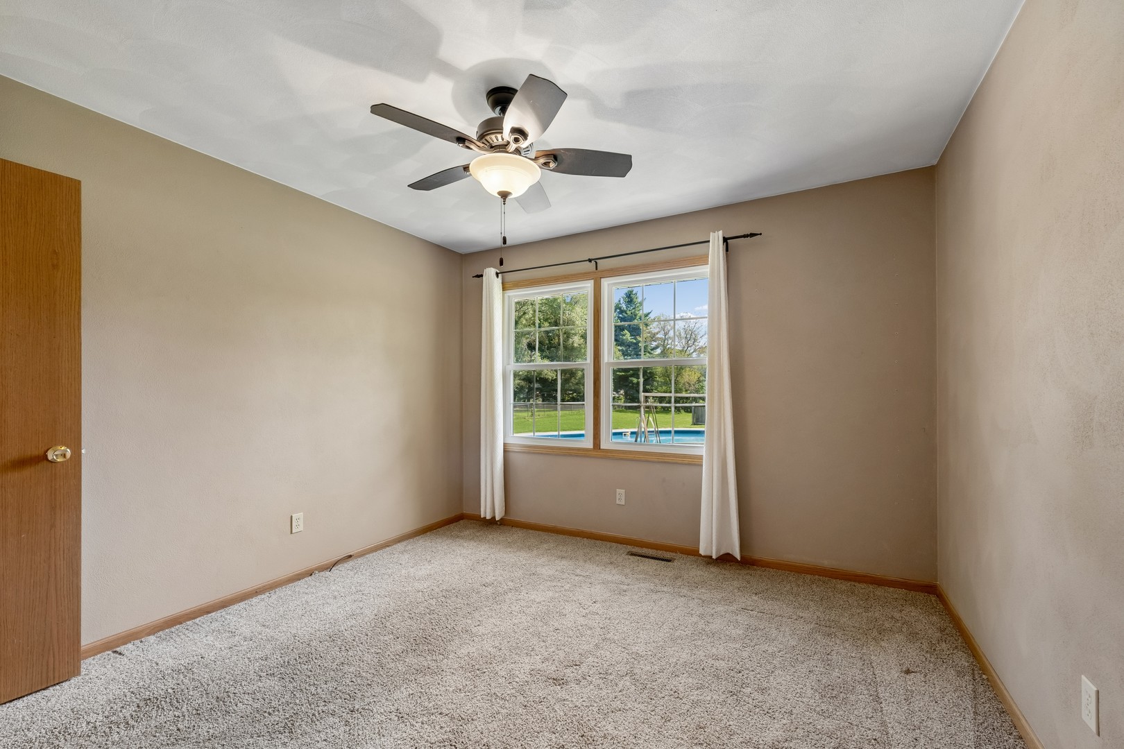 10831 Miller Lane Property Photo 11