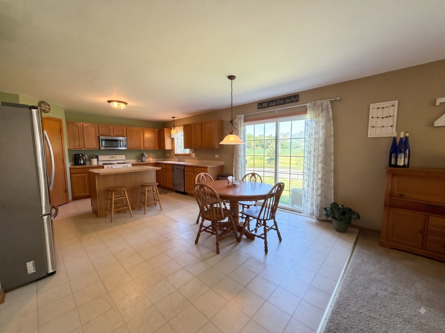 250 Sparrow Drive Property Photo 6