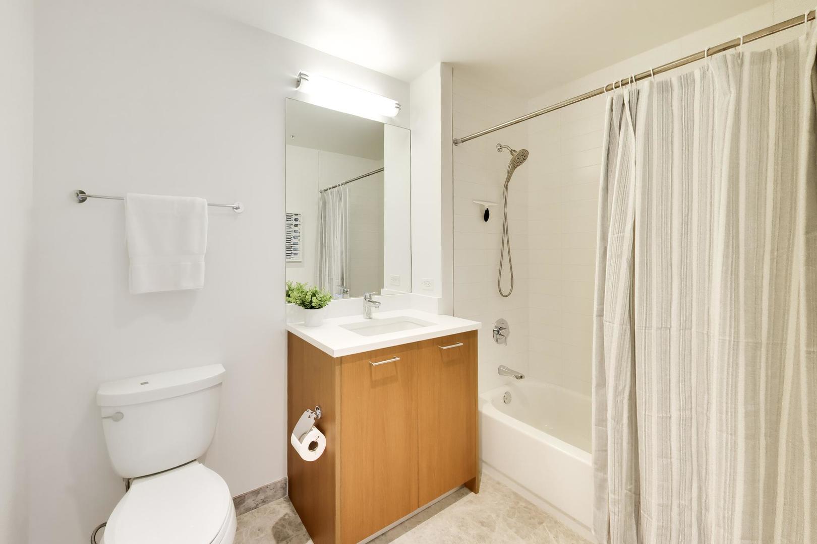 1629 S Prairie Avenue 805 Property Photo 35