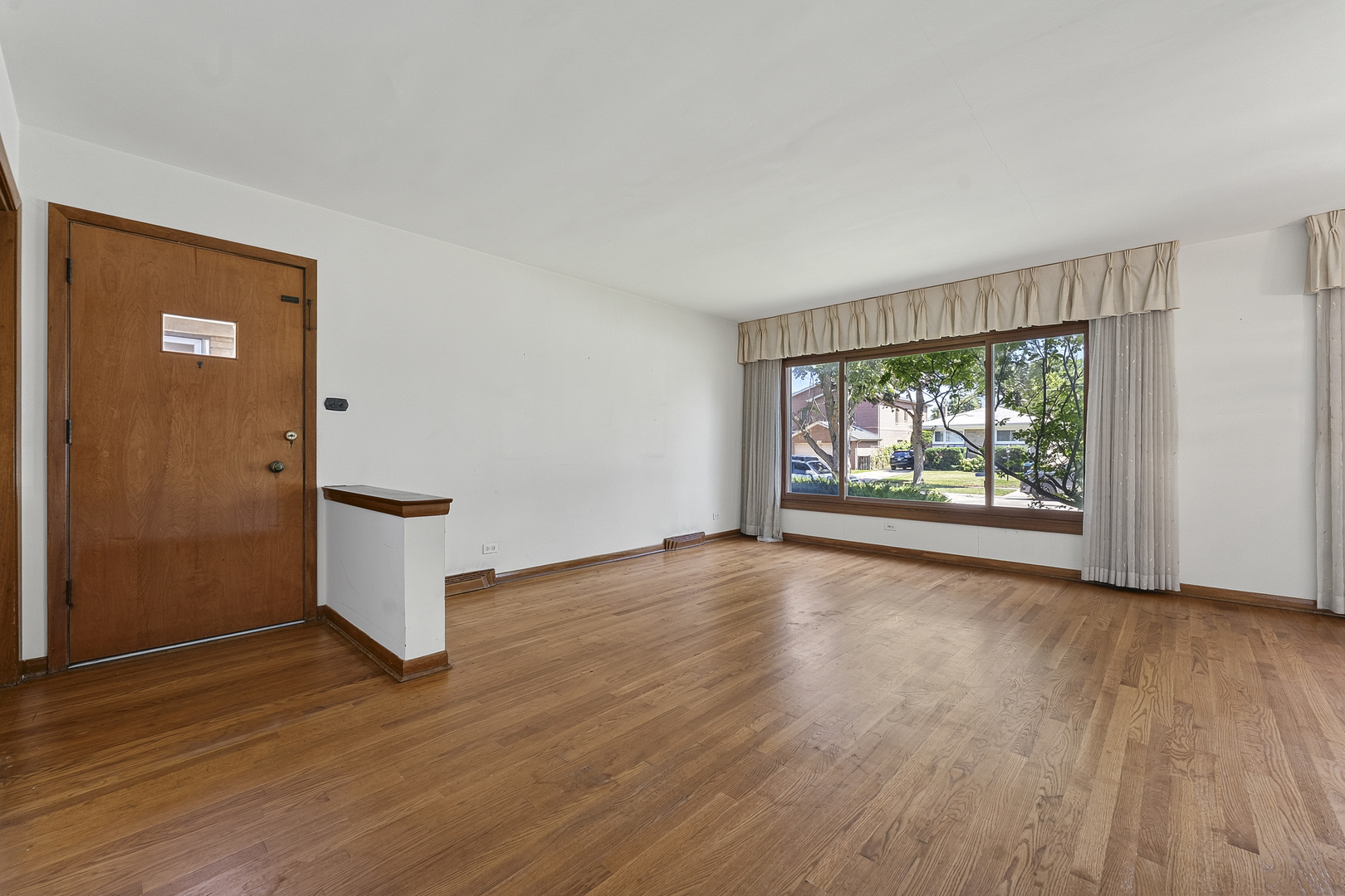 10042 Lamon Avenue Property Photo 8