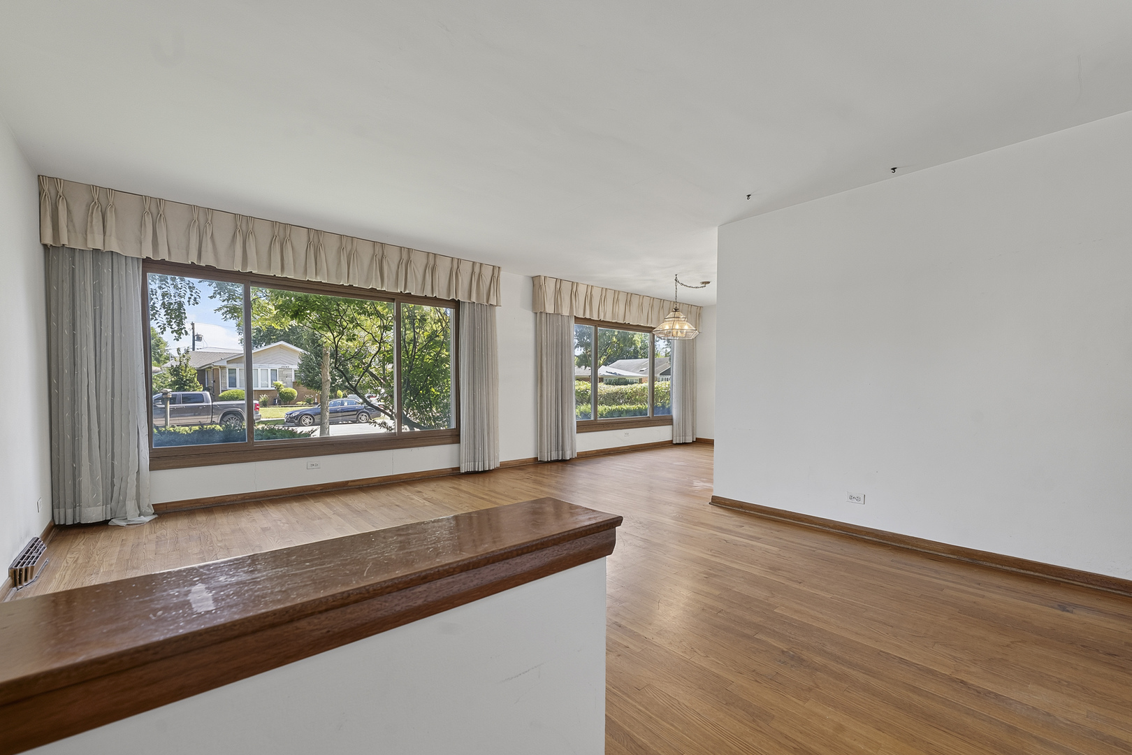 10042 Lamon Avenue Property Photo 9