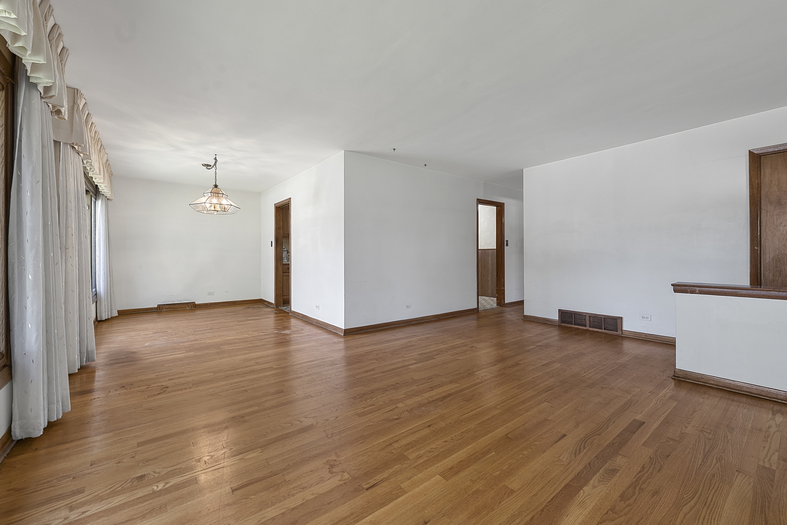 10042 Lamon Avenue Property Photo 11