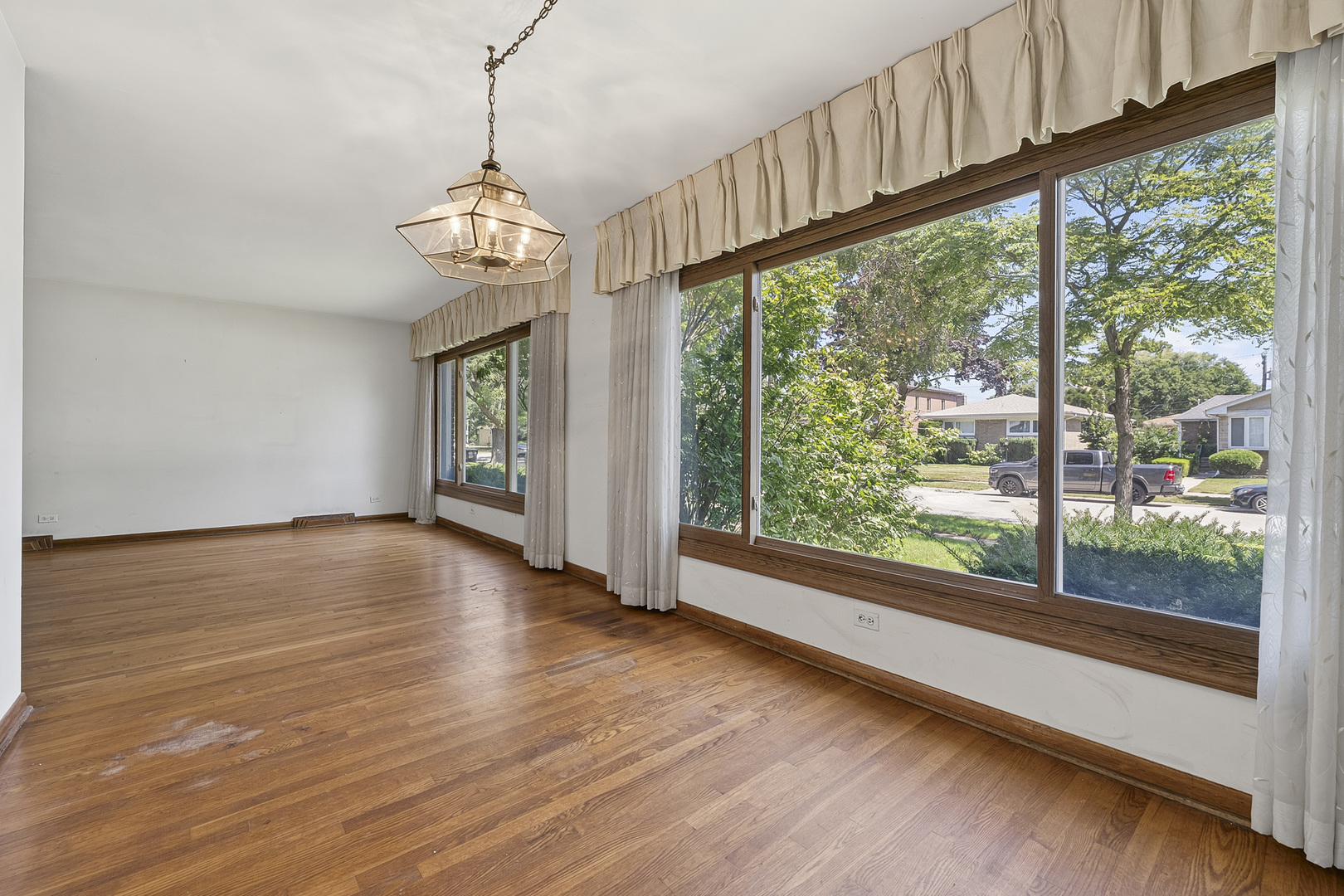 10042 Lamon Avenue Property Photo 14