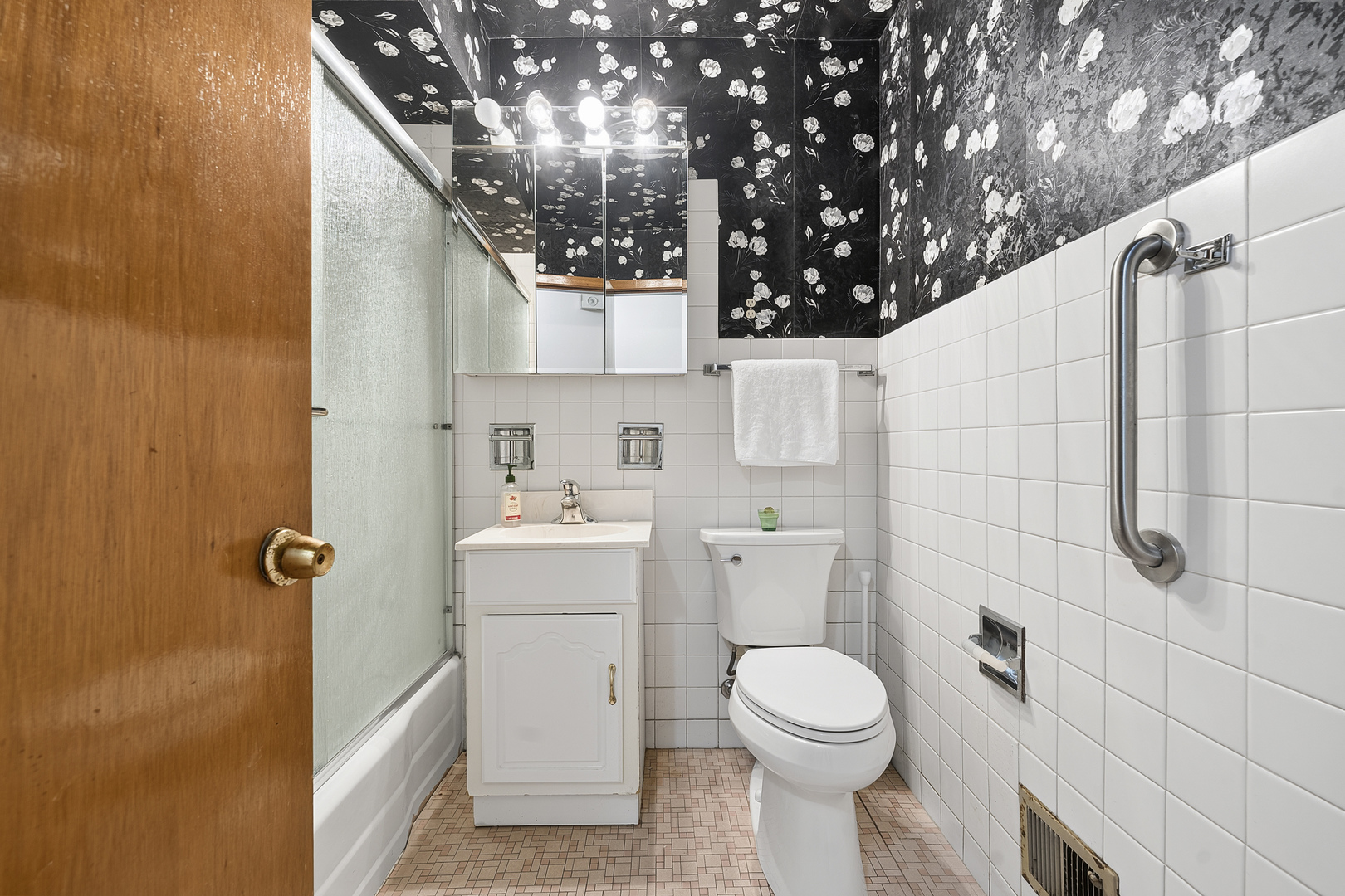 10042 Lamon Avenue Property Photo 19