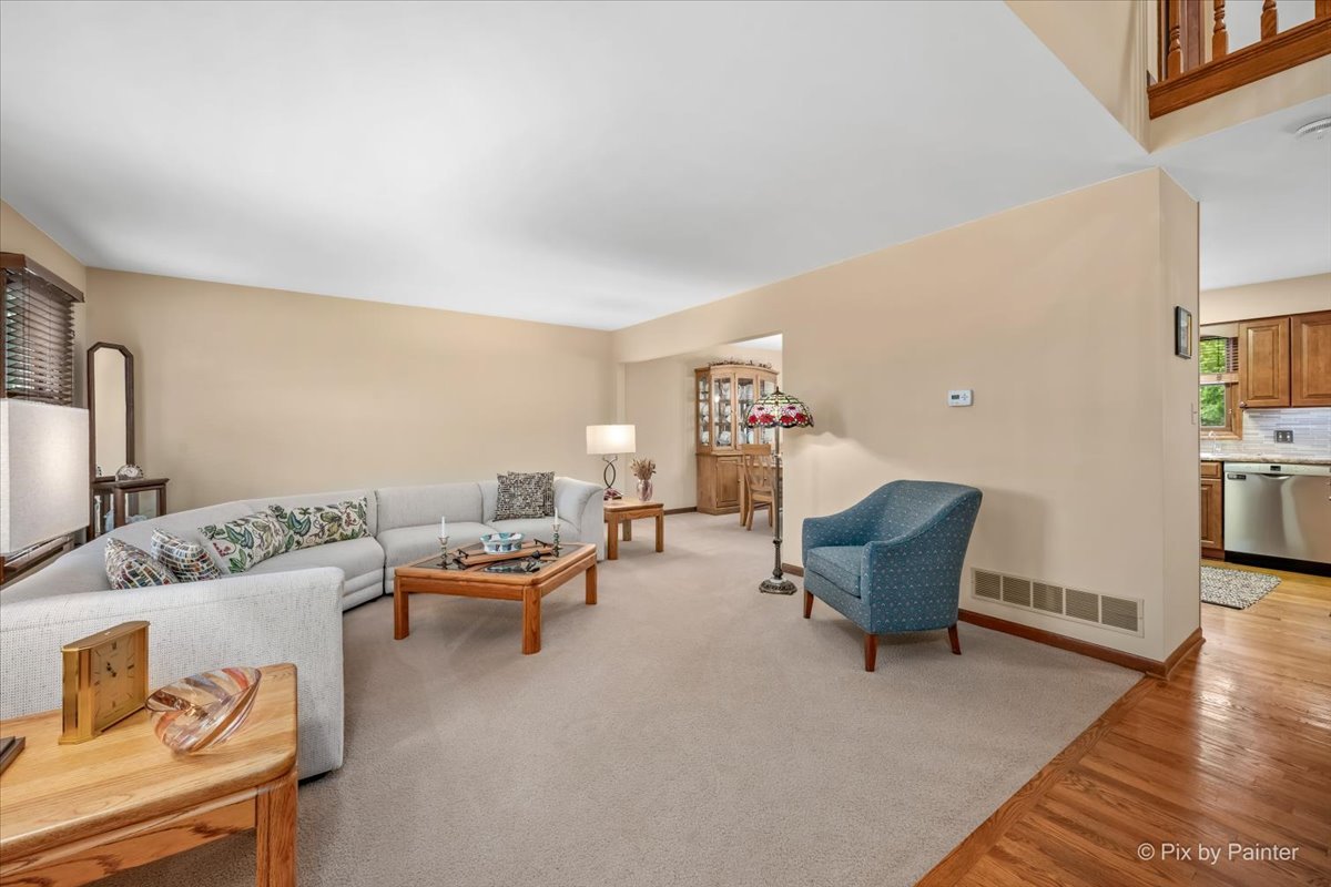 4402 Fox Creek Drive Property Photo 8