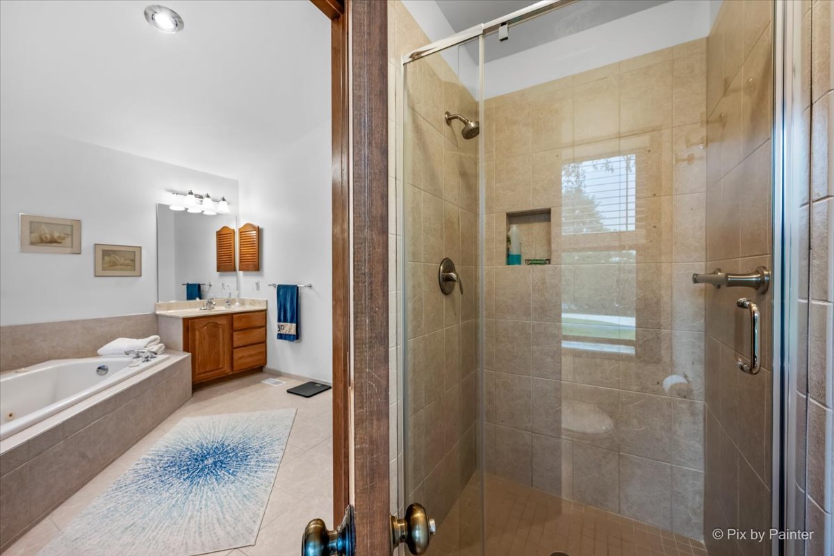 4402 Fox Creek Drive Property Photo 28