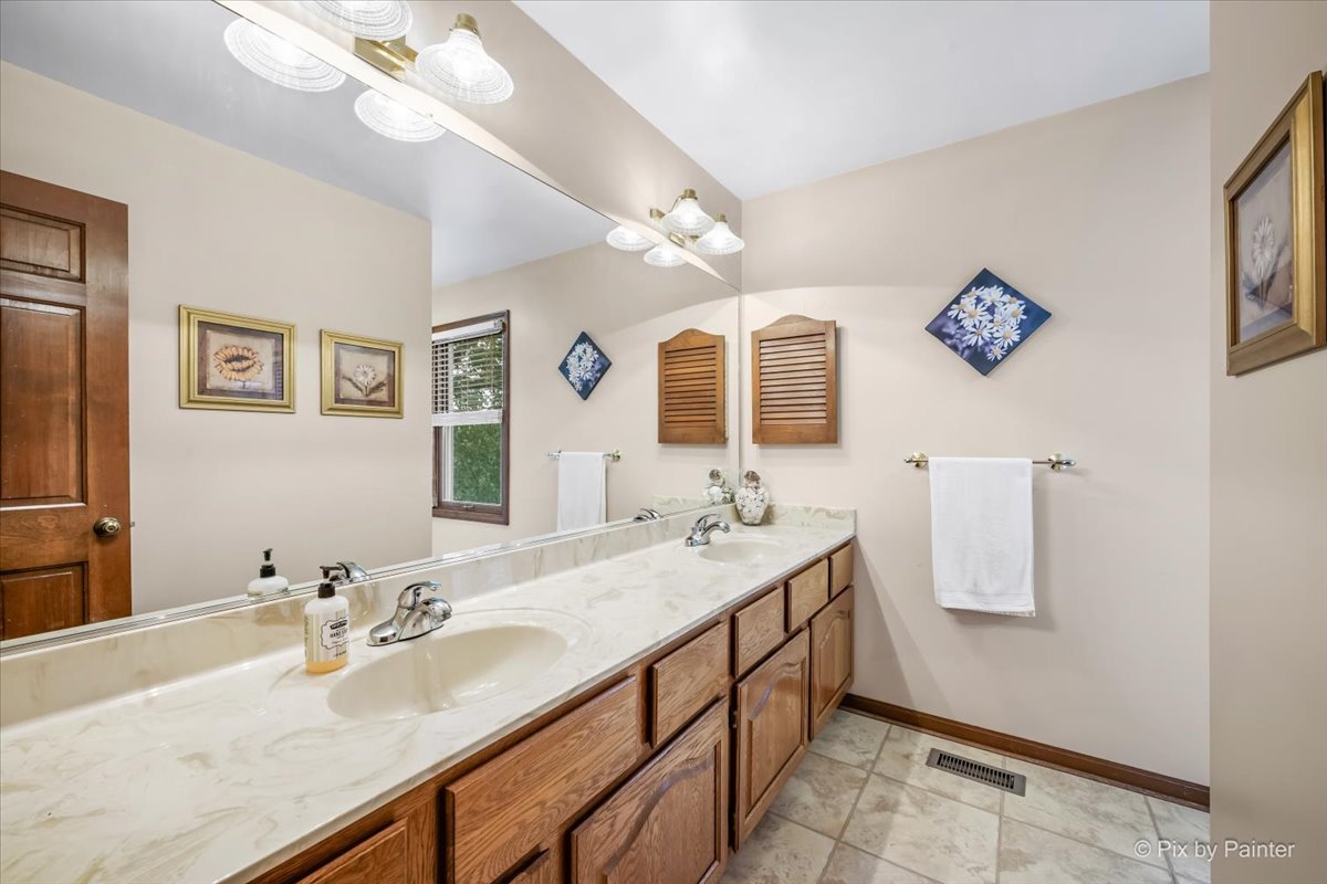 4402 Fox Creek Drive Property Photo 34