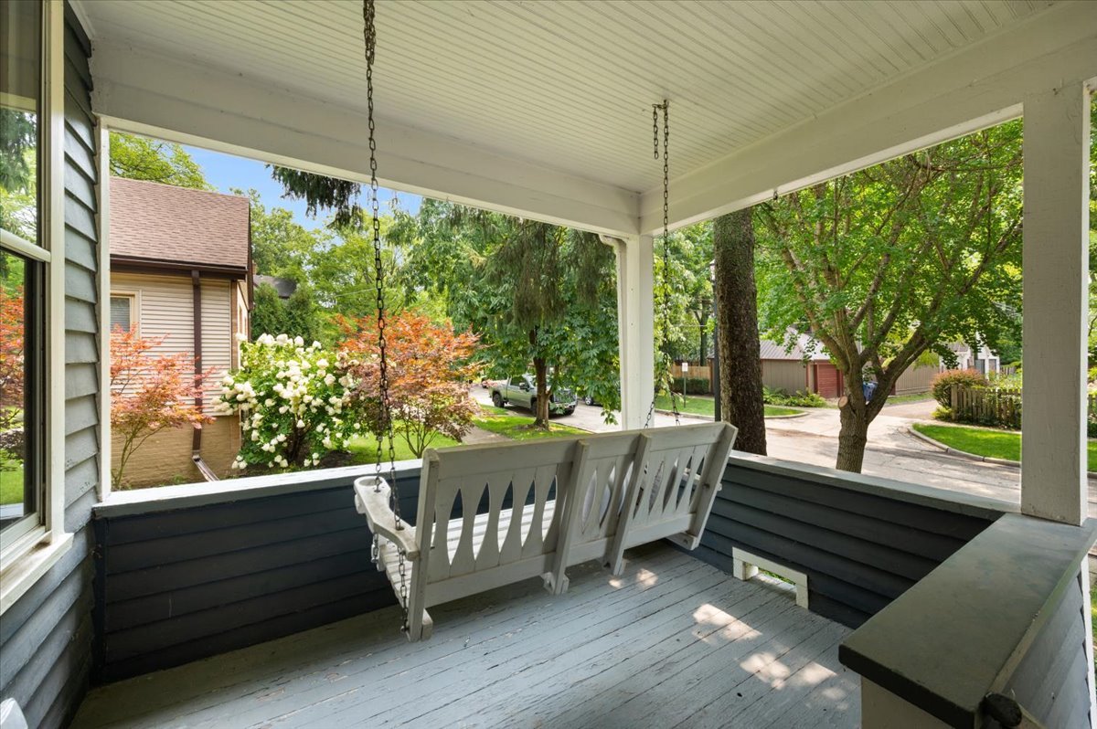 1315 Leonard Place Property Photo 3