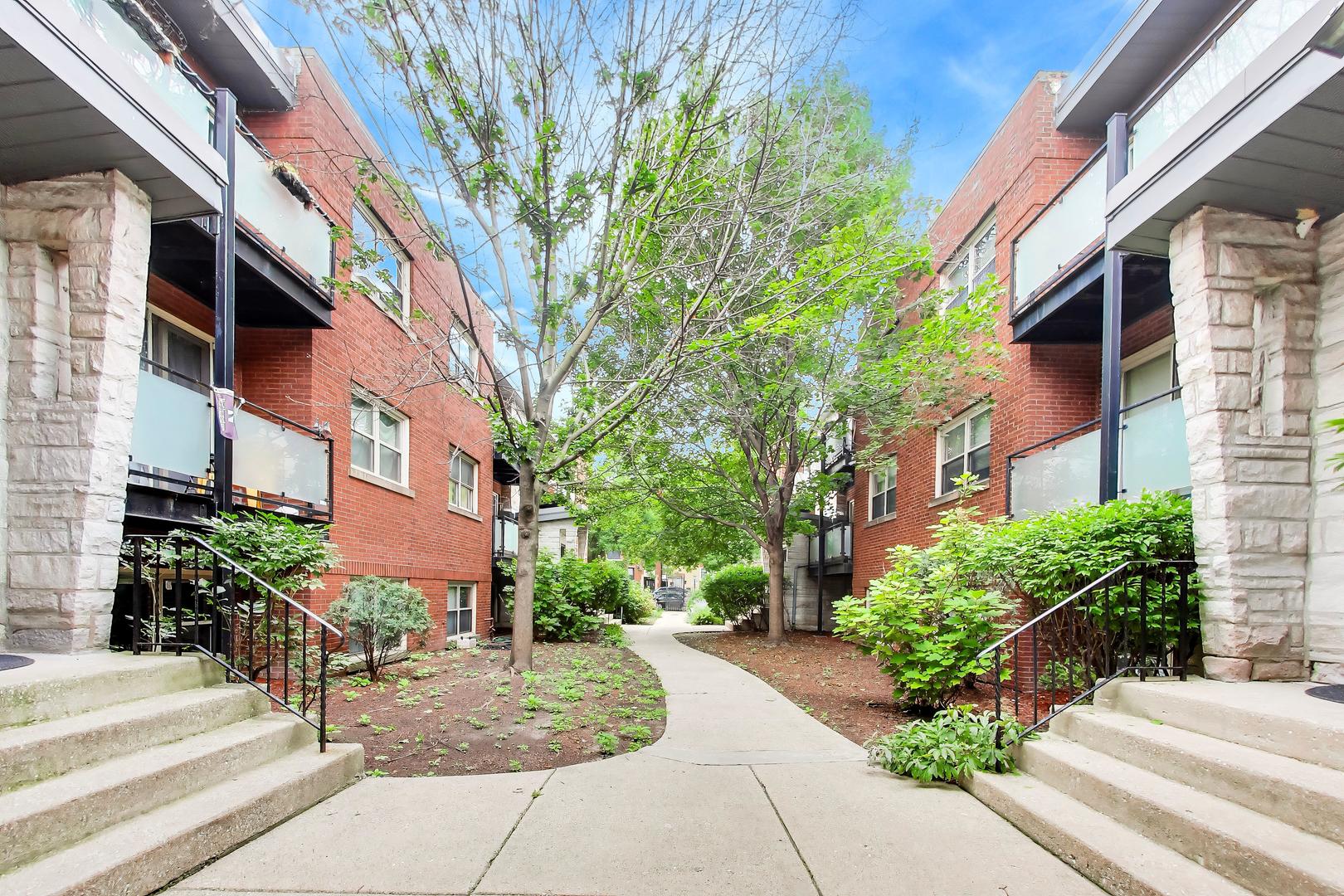 7533 N Damen Avenue R1 Property Photo 7