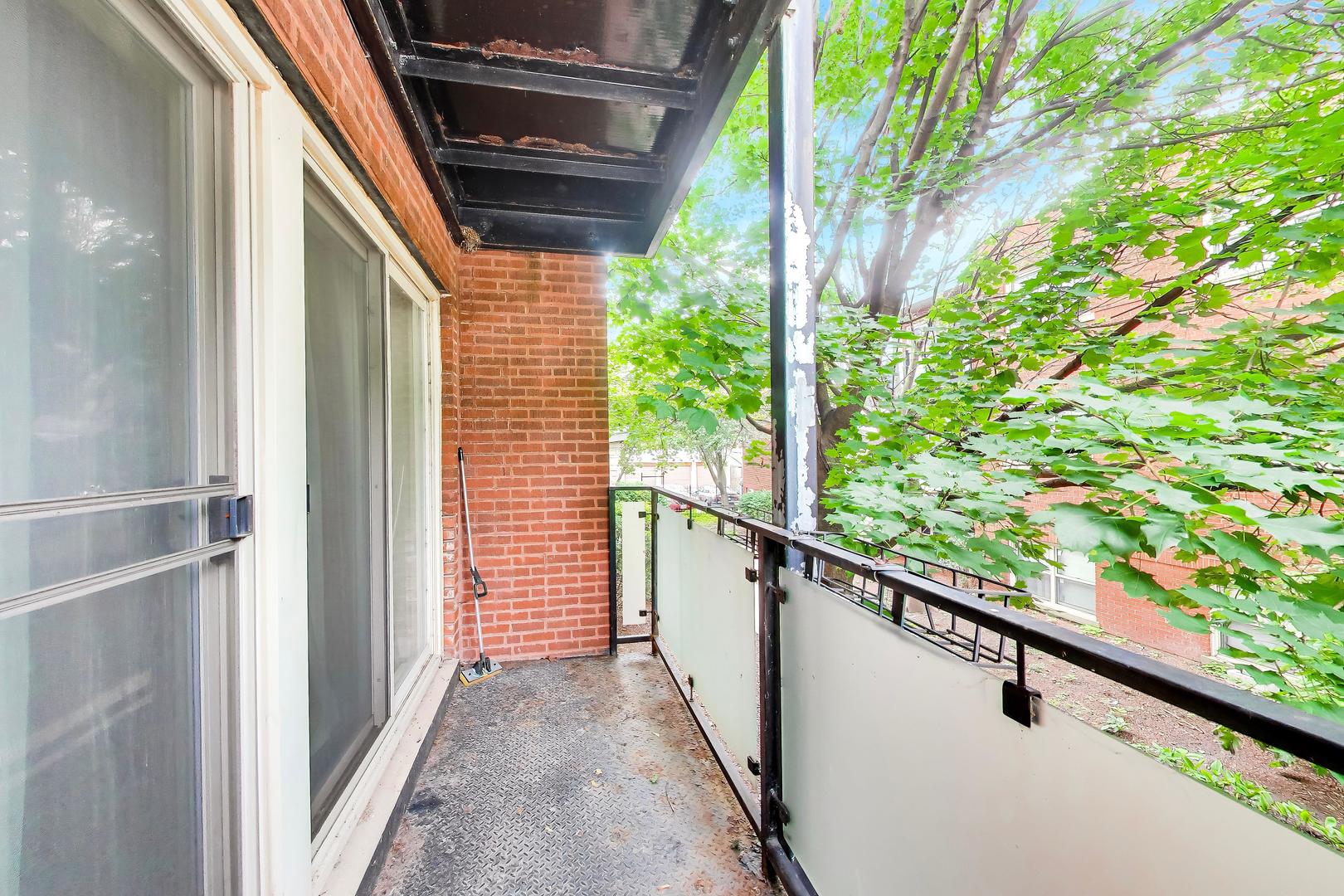 7533 N Damen Avenue R1 Property Photo 12