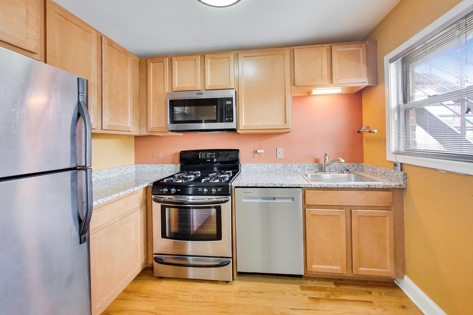 7533 N Damen Avenue R1 Property Photo 18