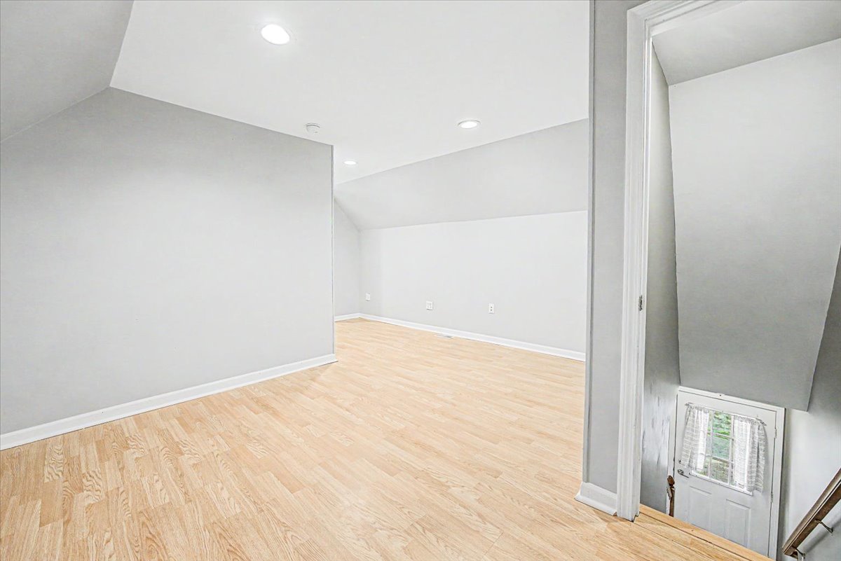 419 Center Street Property Photo 36