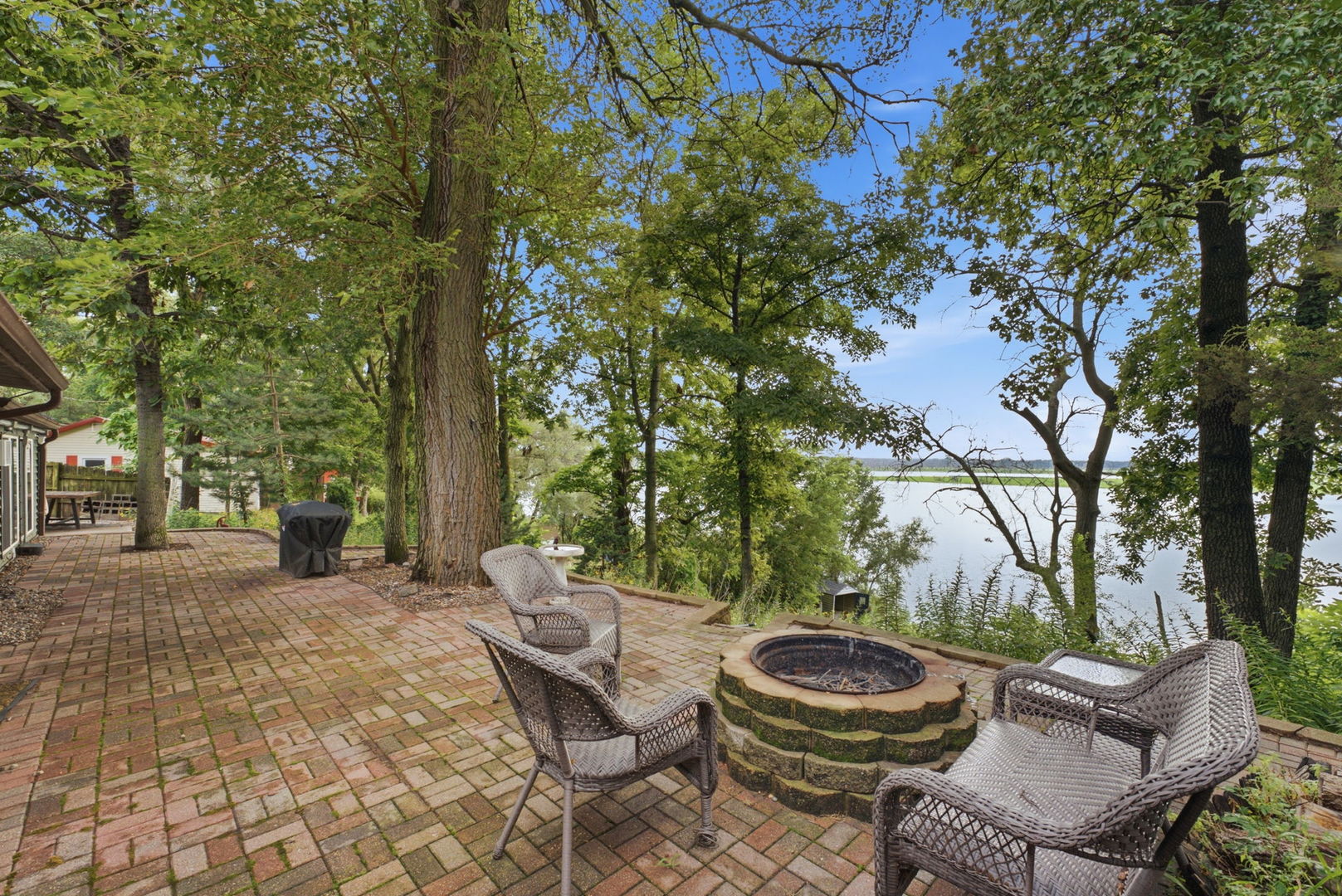 750 45th Street Property Photo 3
