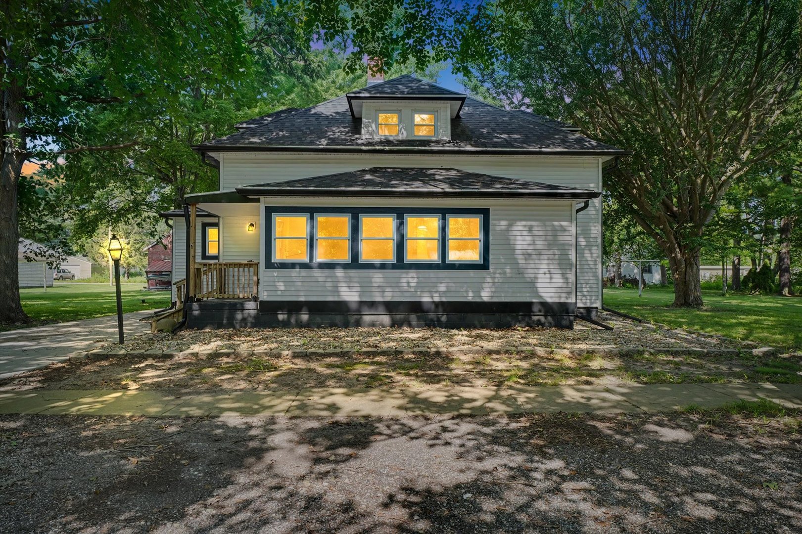 15 N Locust Street Property Photo 1