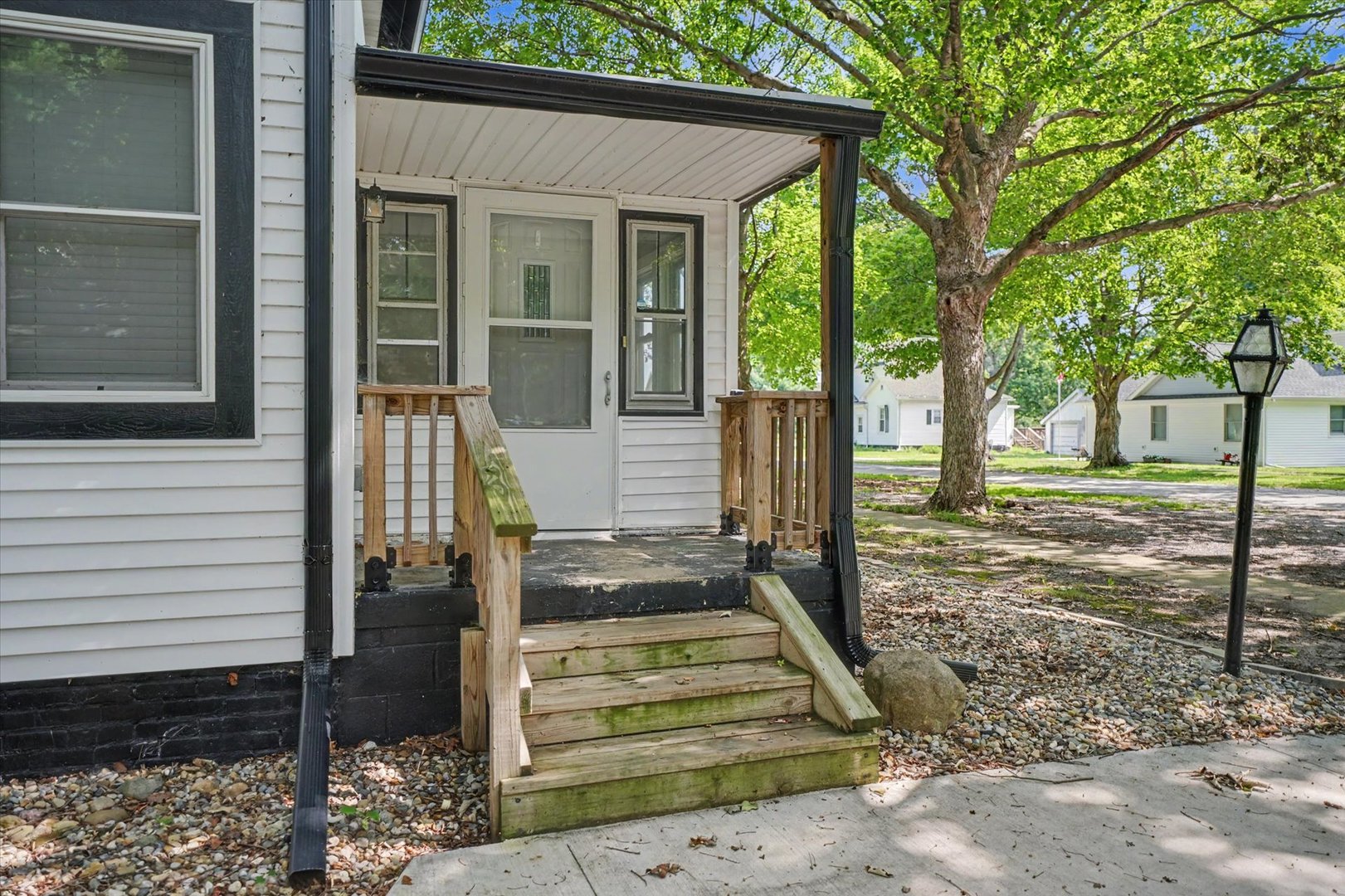 15 N Locust Street Property Photo 6