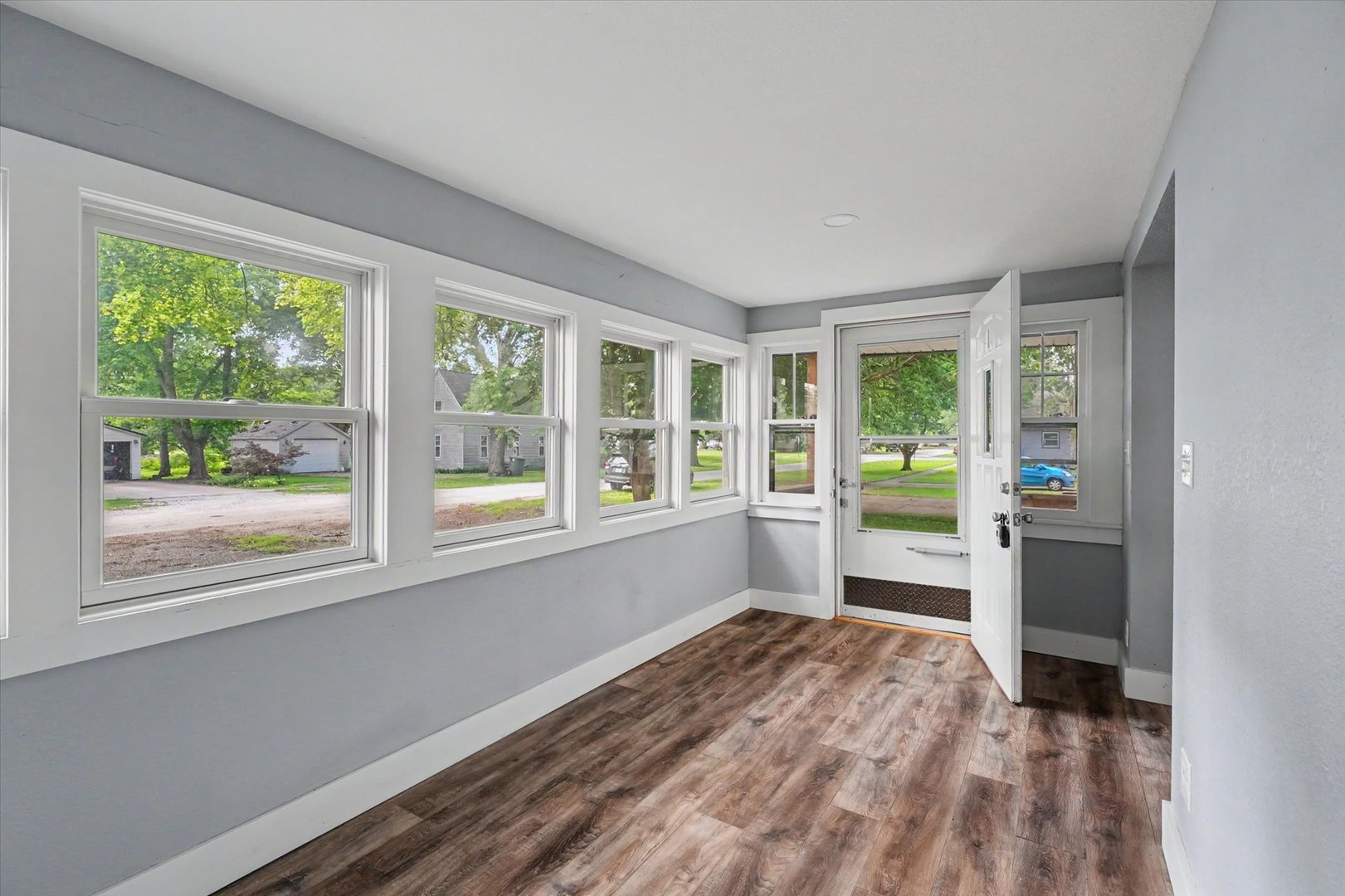 15 N Locust Street Property Photo 7
