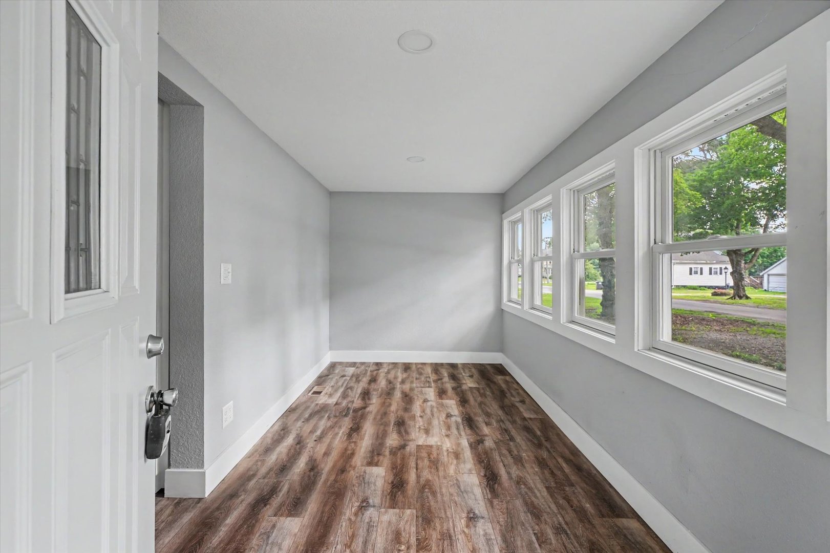 15 N Locust Street Property Photo 8