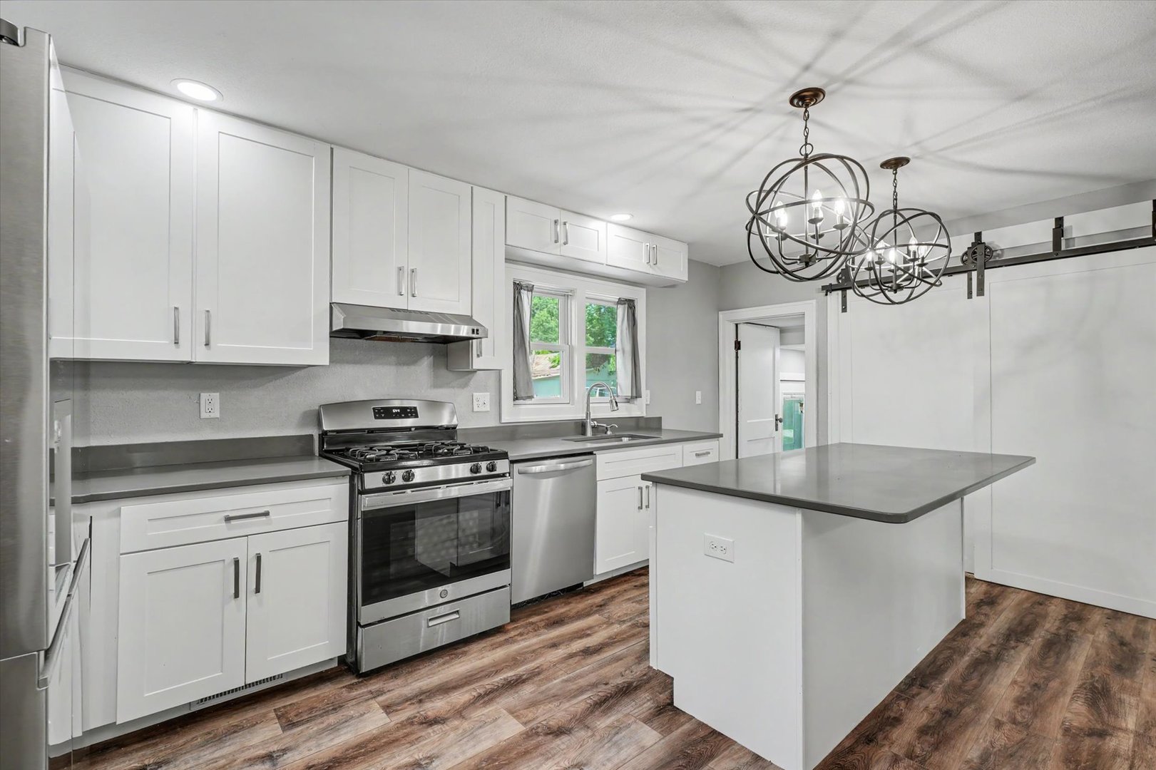 15 N Locust Street Property Photo 16