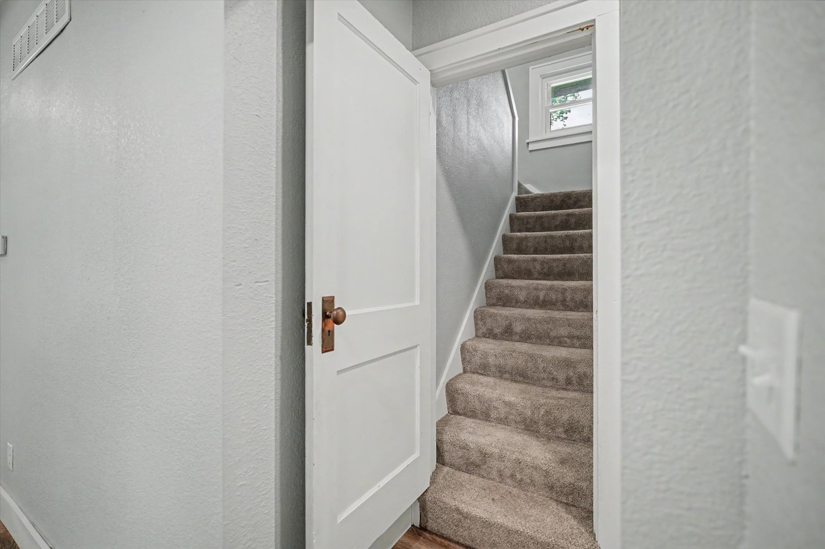 15 N Locust Street Property Photo 37
