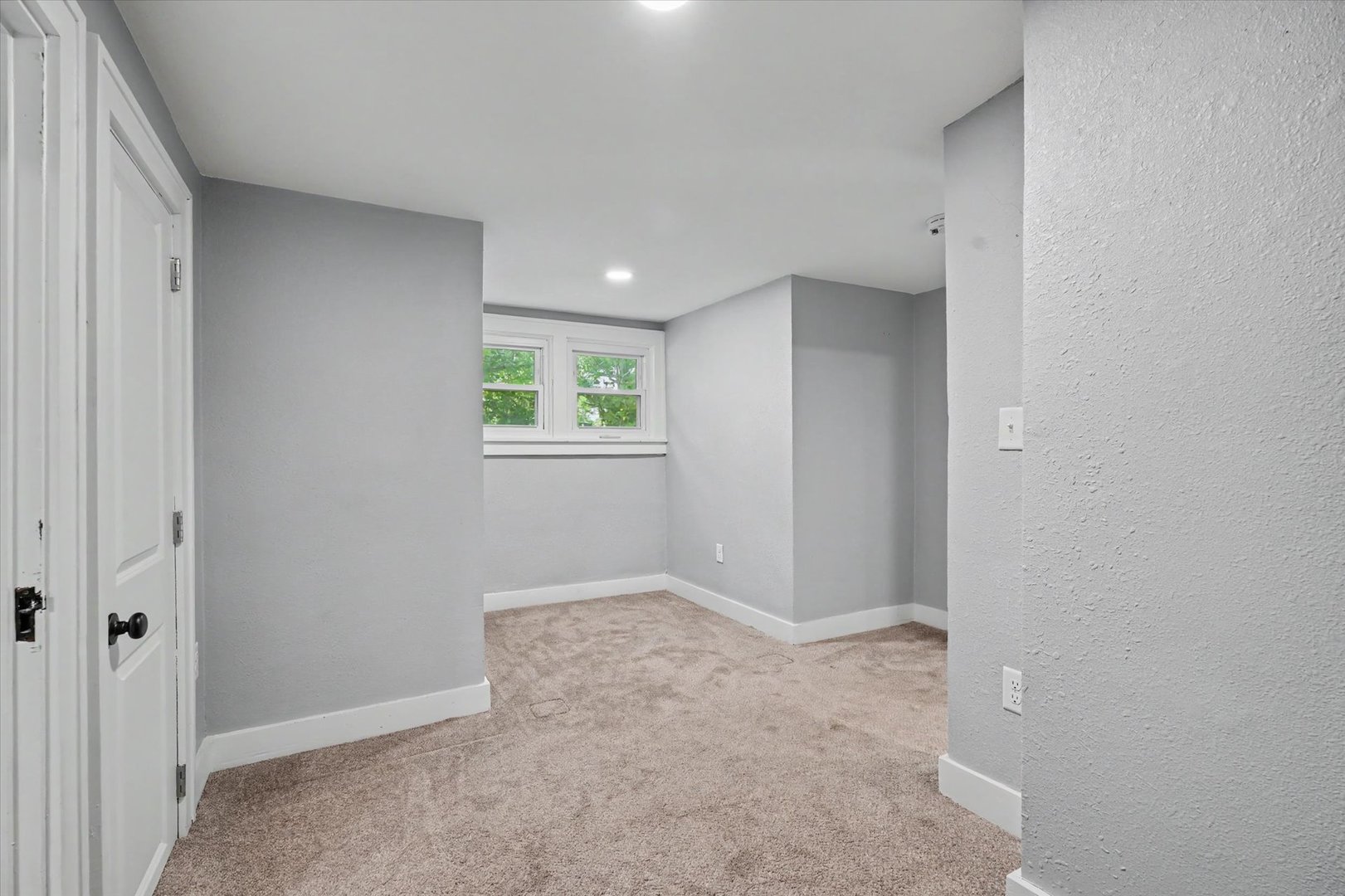 15 N Locust Street Property Photo 41