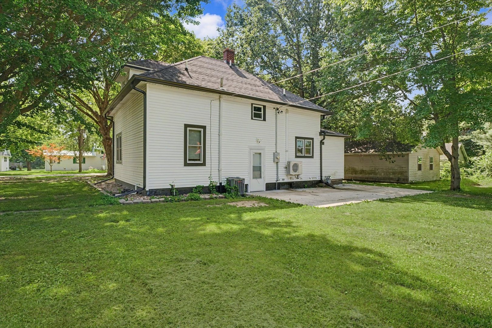 15 N Locust Street Property Photo 47