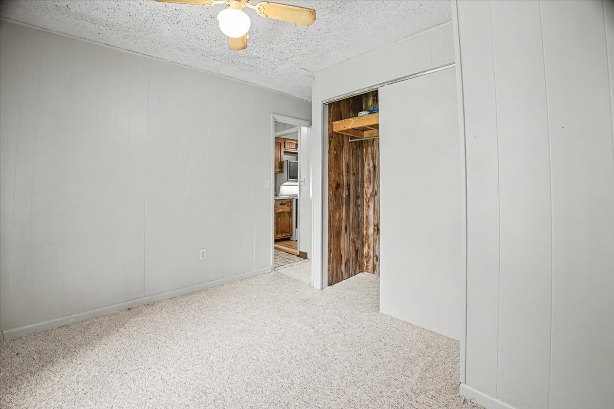 413 E Howard Street Property Photo 16