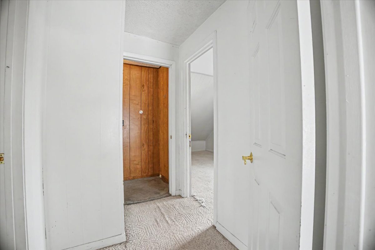 413 E Howard Street Property Photo 33