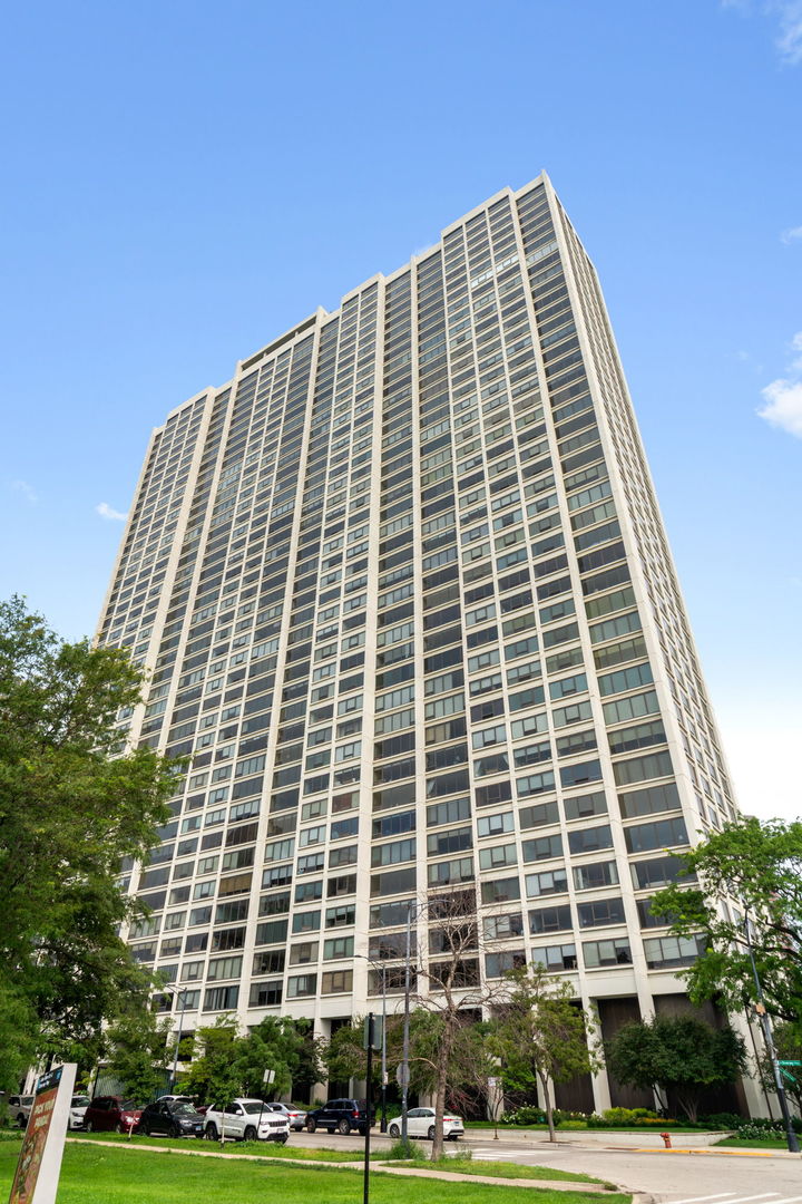 2800 N Lake Shore Drive 2015 Property Photo 1